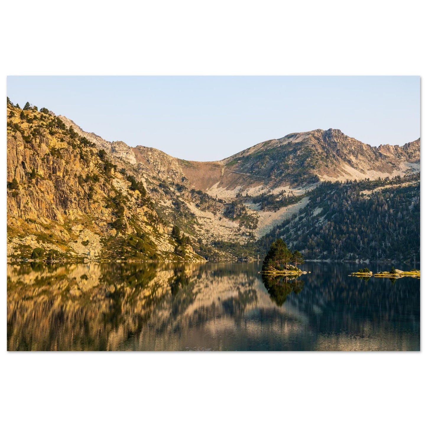 Photo du lac d’Aubert au lever du soleil dans le Néouvielle — tableau photo paysage de montagne en Alu Dibond