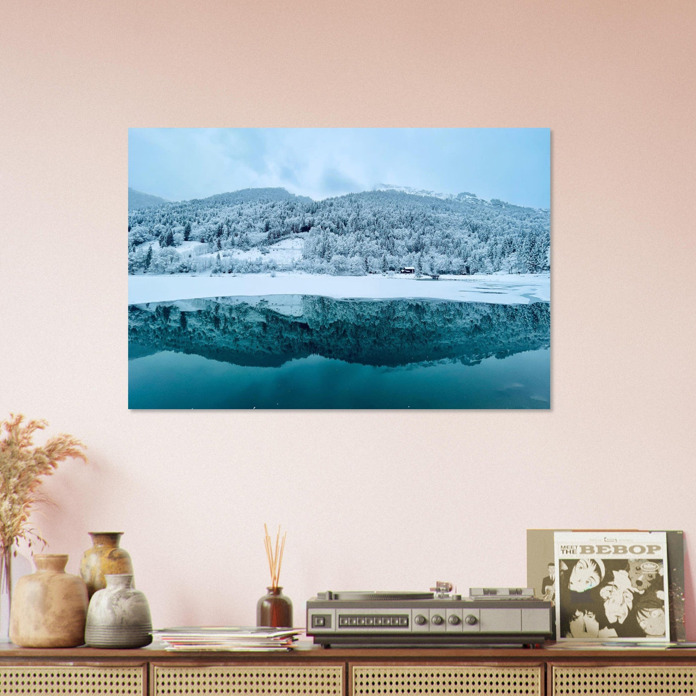Simulation d’un tableau AluArtMountains dans un intérieur