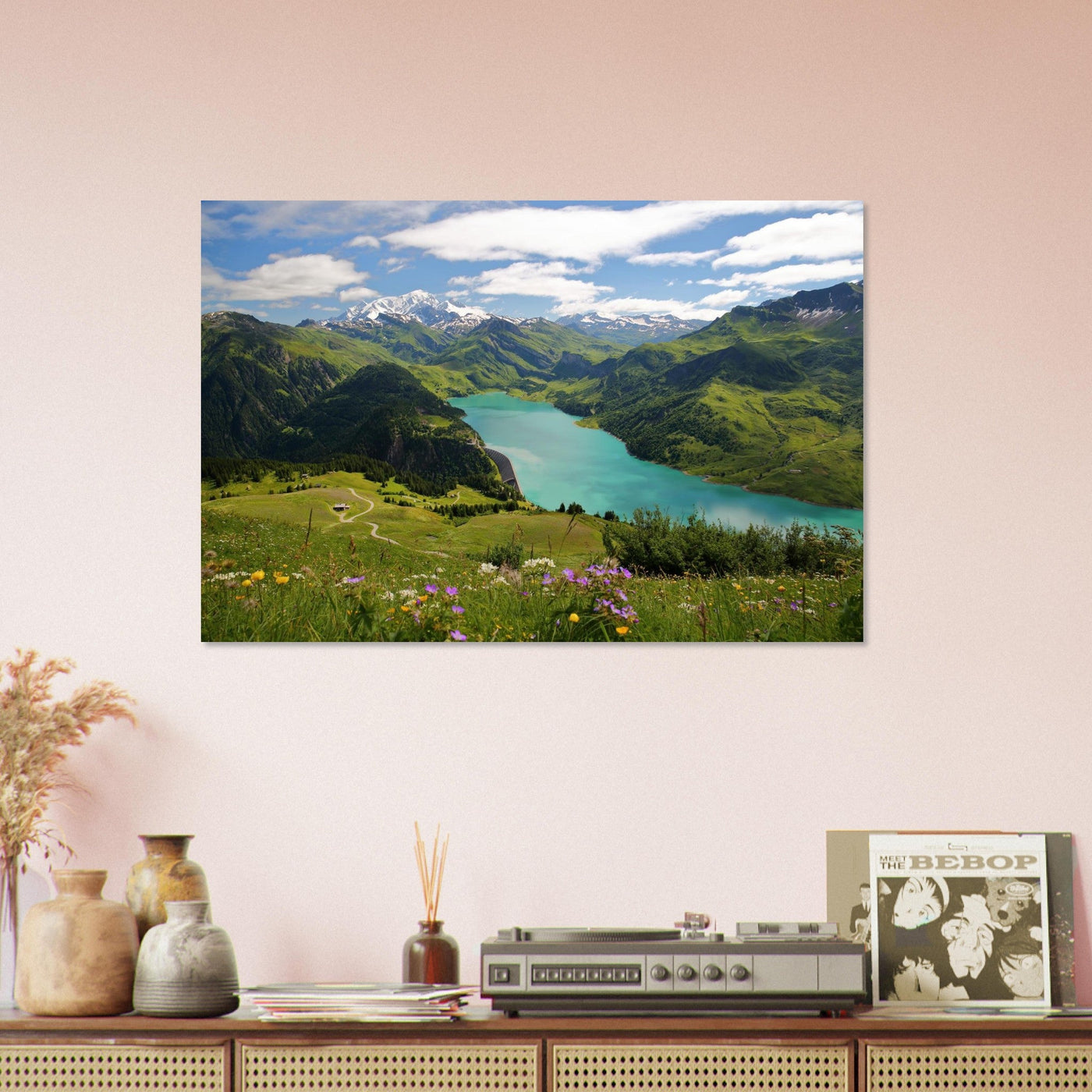 Simulation d’un tableau AluArtMountains dans un intérieur