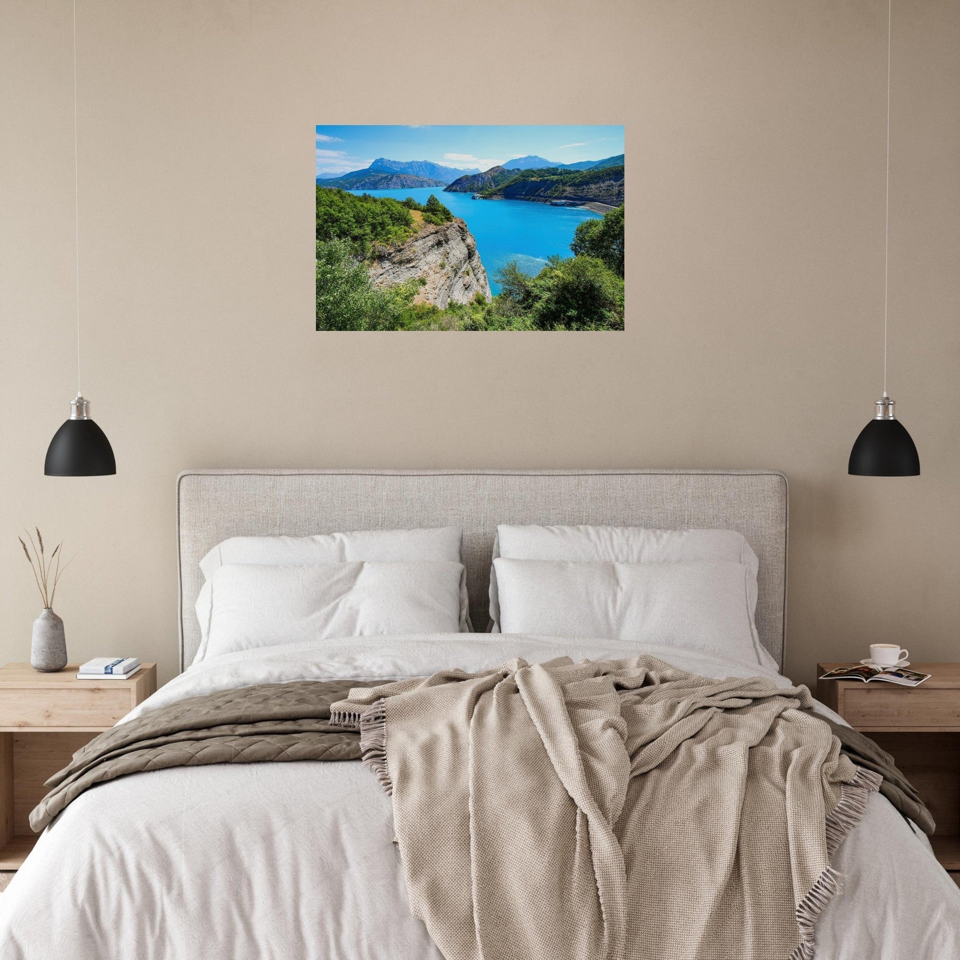 Photo du lac de Serre-Ponçon aux eaux turquoise — tableau photo paysage de montagne en Alu Dibond