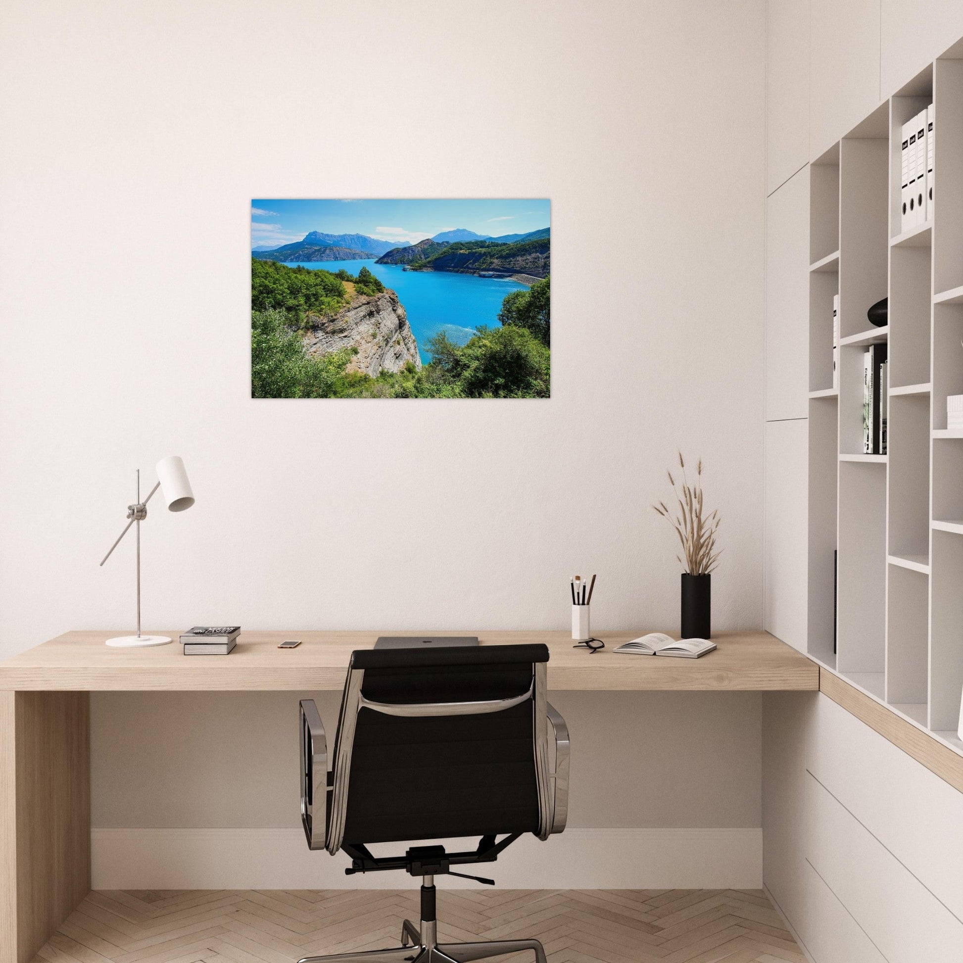 Photo du lac de Serre-Ponçon aux eaux turquoise — tableau photo paysage de montagne en Alu Dibond