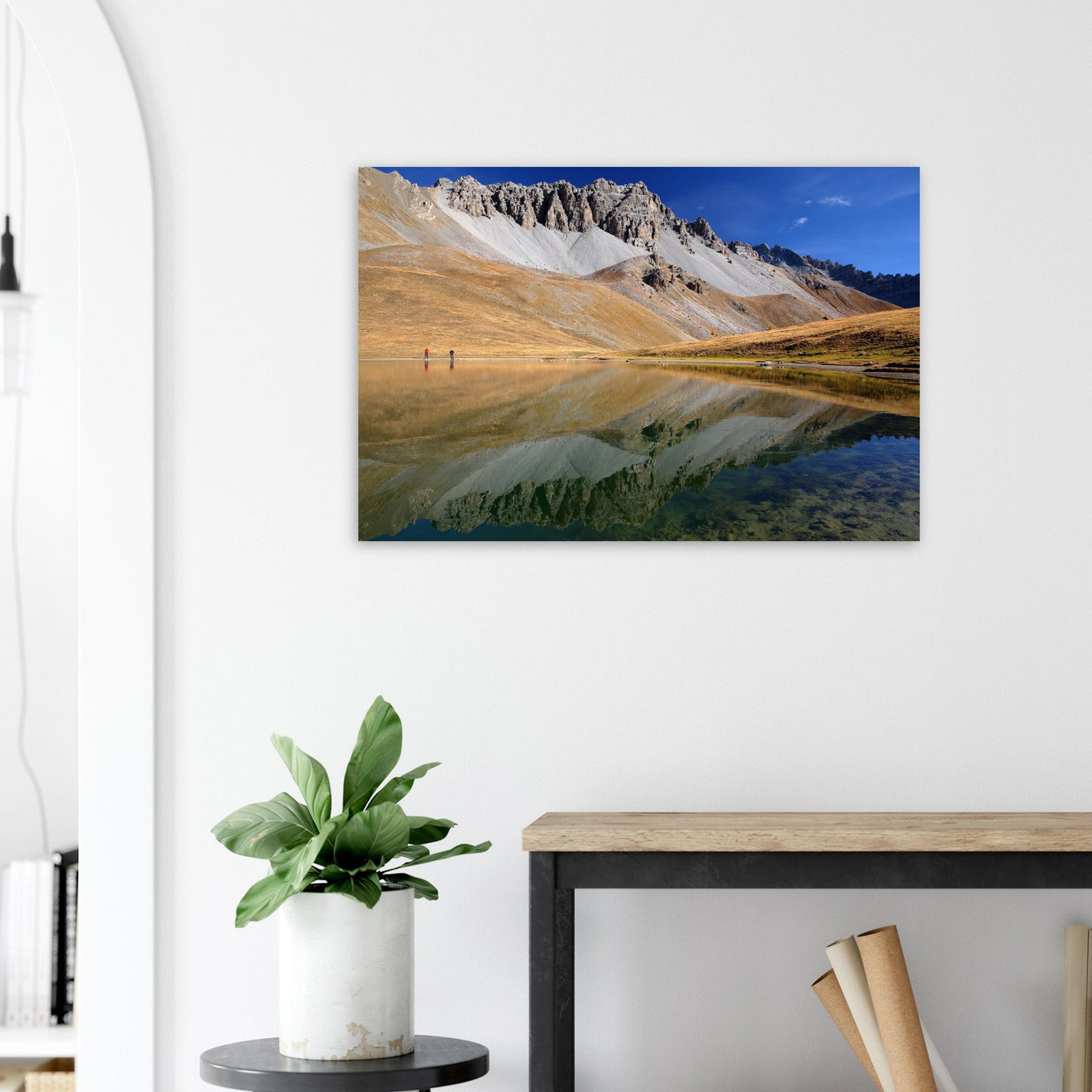 Simulation d’un tableau AluArtMountains dans un intérieur