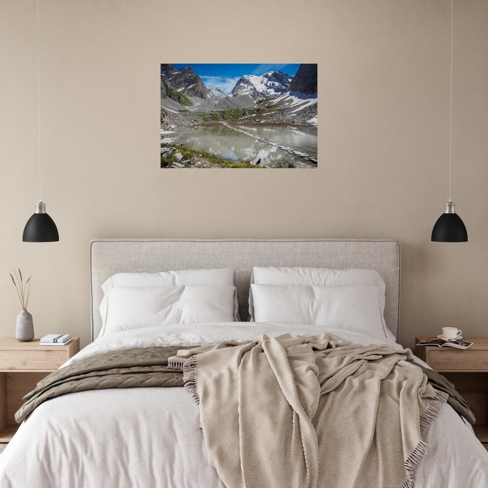 Tableau photo du Lac des Vaches et de la Grande Casse en Vanoise sur aluminium Dibond mat, accroché sur un mur clair