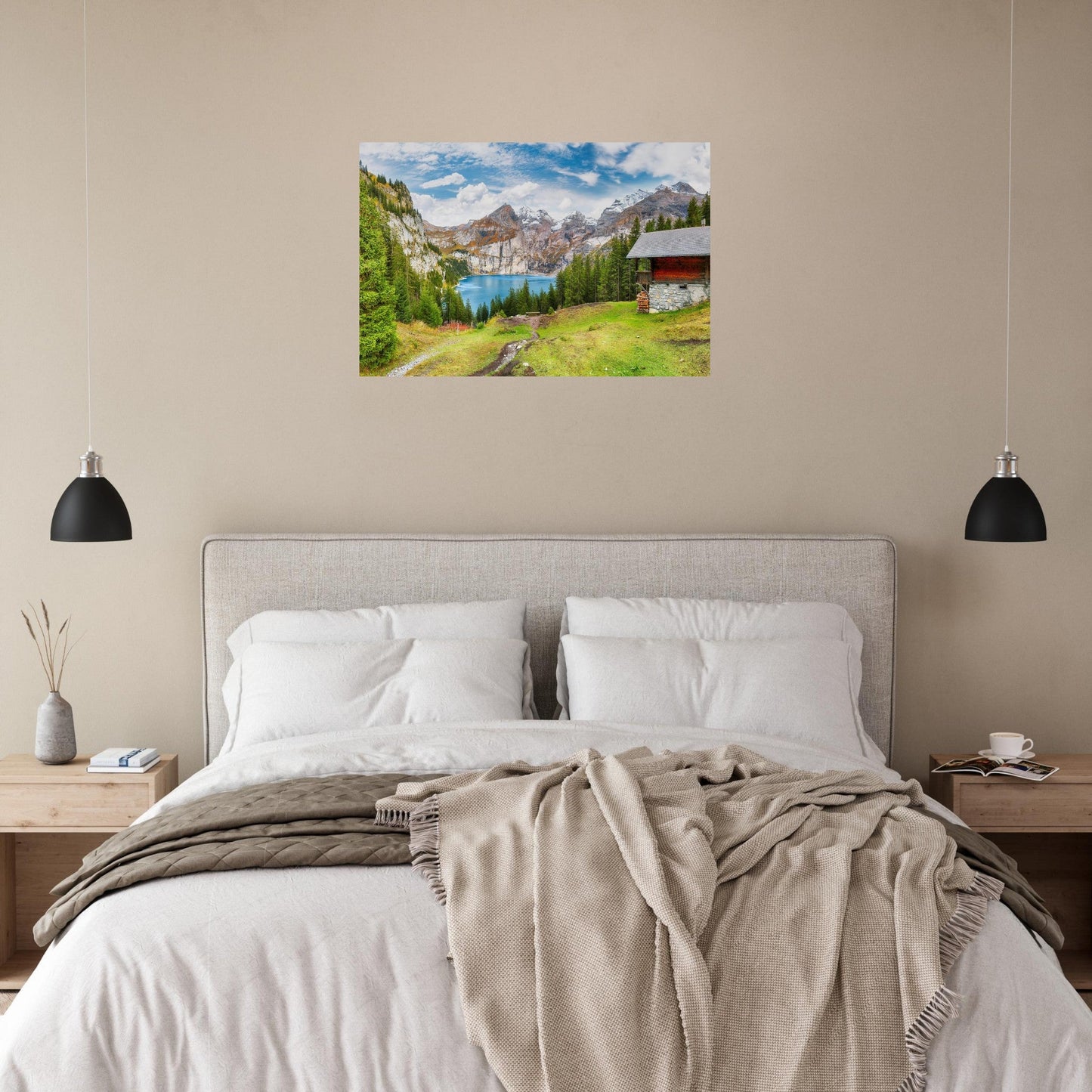 Tableau photo du lac d’Oeschinen et du massif du Blüemlisalp en automne sur aluminium Dibond mat, accroché sur un mur clair