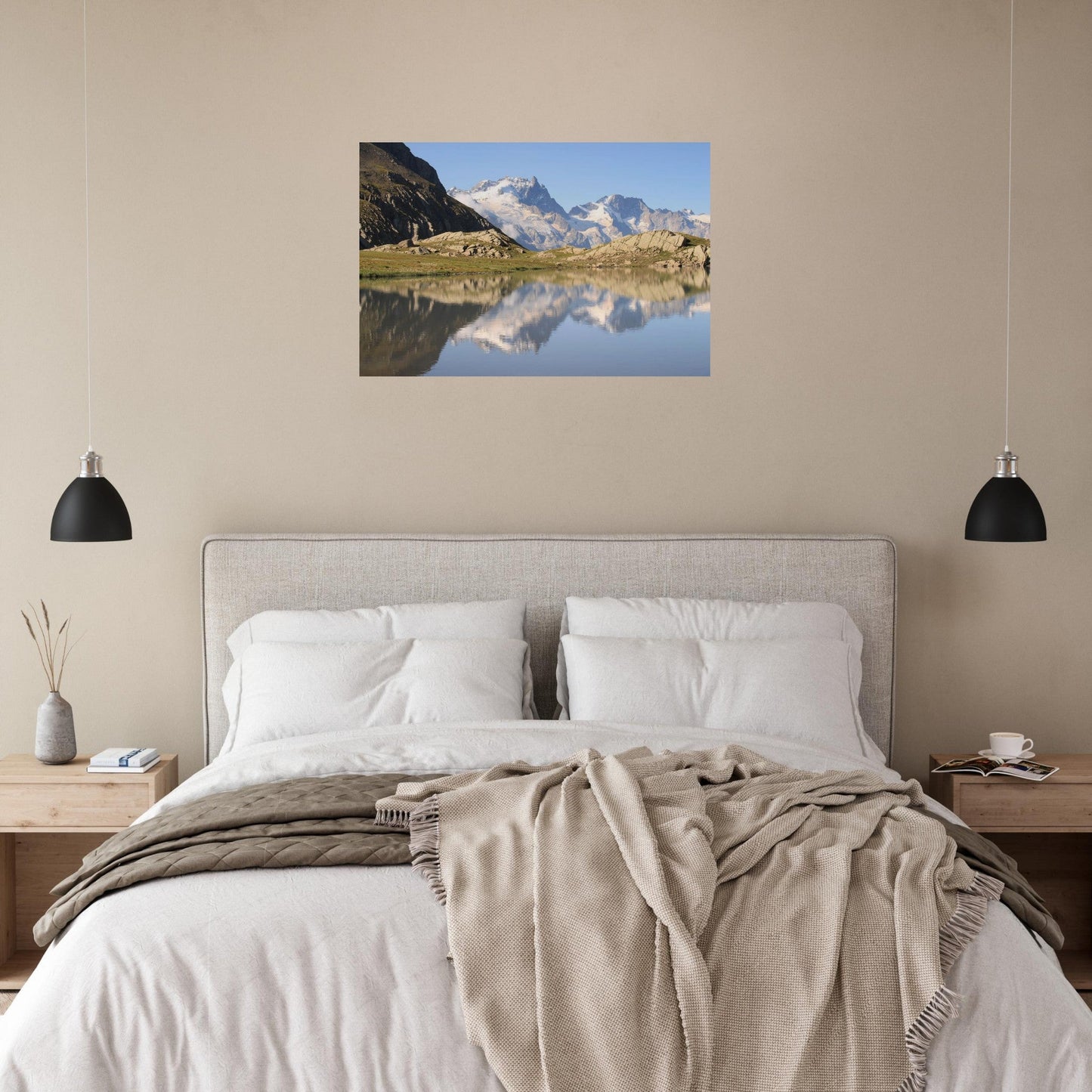 Tableau photo du Lac du Goléon face à la Meije sur aluminium Dibond mat, présenté dans un espace de travail