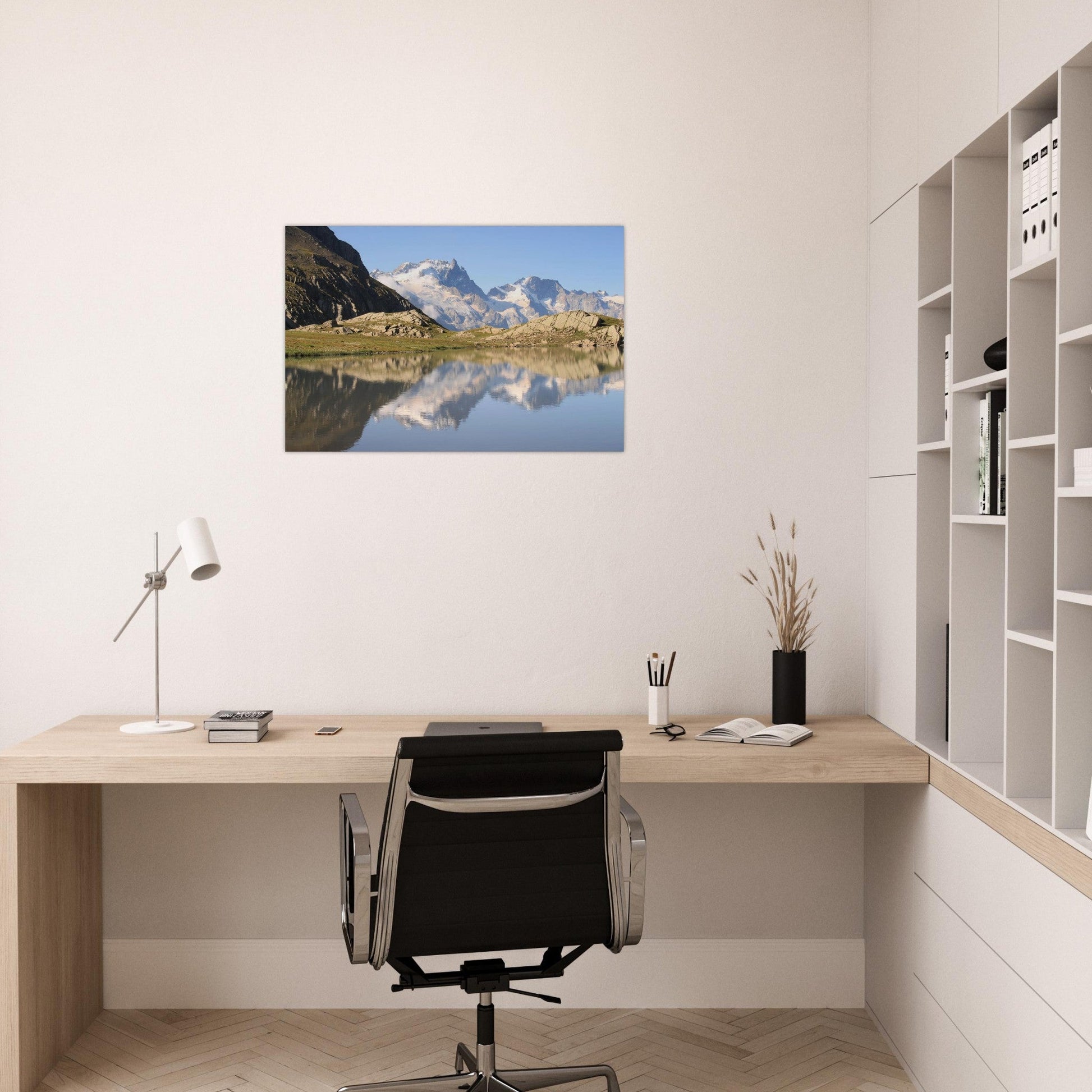 Tableau photo du Lac du Goléon face à la Meije sur aluminium Dibond mat, exposé dans une chambre