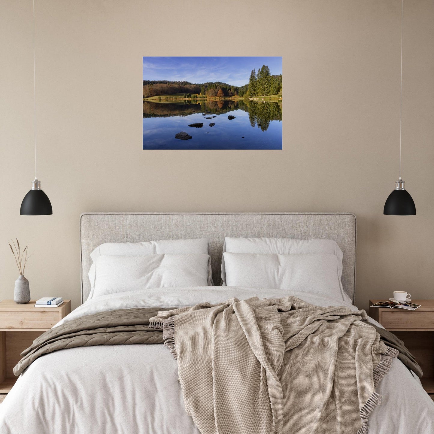 Tableau photo du lac Genin en automne dans le Haut-Bugey sur aluminium Dibond mat, présenté dans un espace de travail