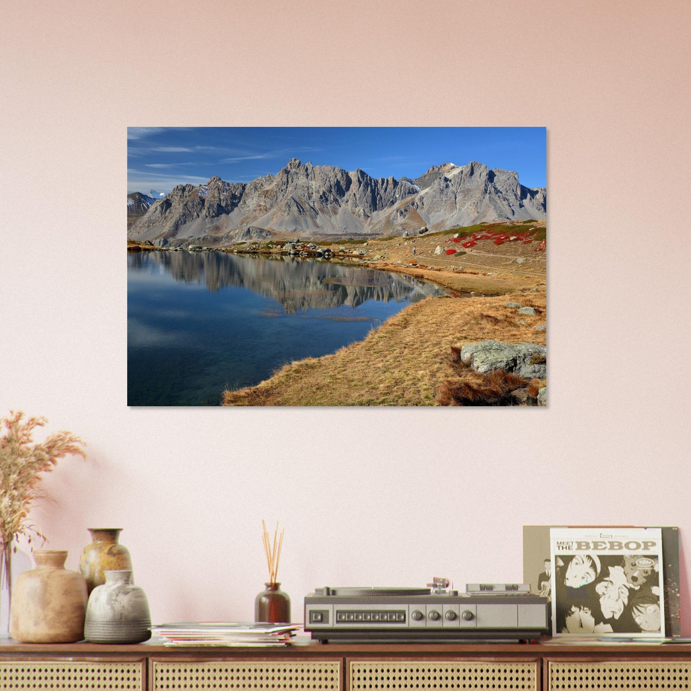 Simulation d’un tableau AluArtMountains dans un intérieur