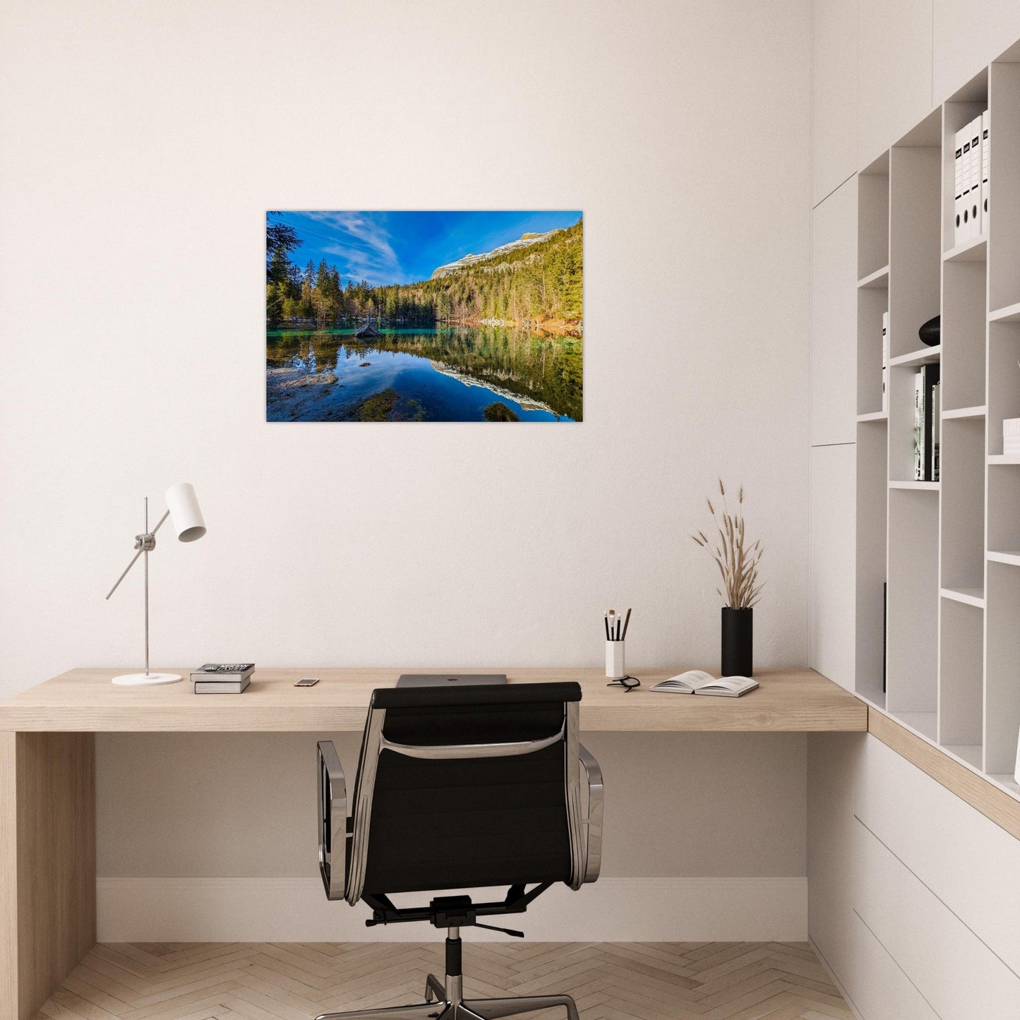 Tableau photo du lac Vert au pied du massif des Fiz sur aluminium Dibond mat, exposé dans une chambre
