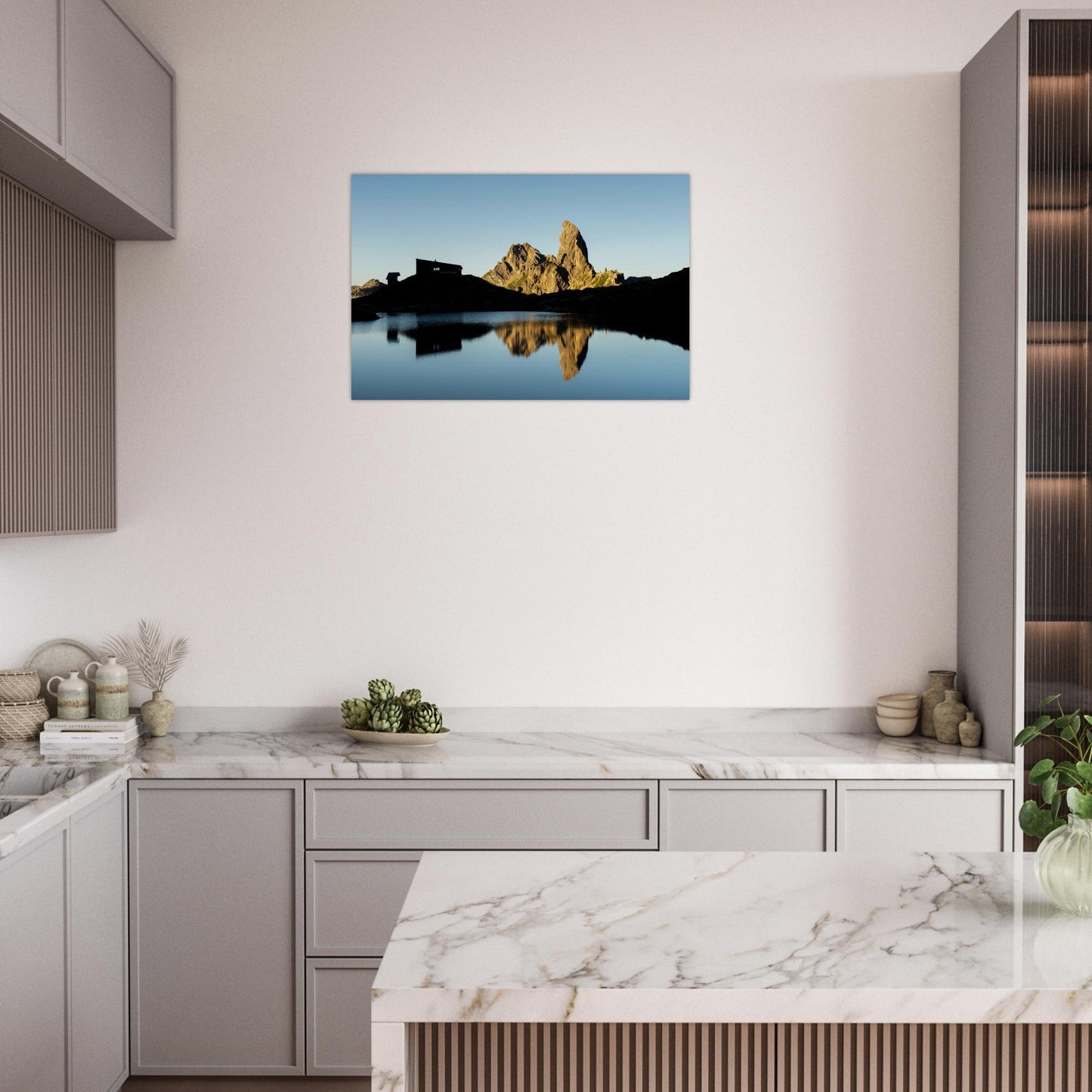 Tableau photo du Lever de soleil au lac de Presset et à la Pierra Menta sur aluminium Dibond mat, exposé dans une chambre