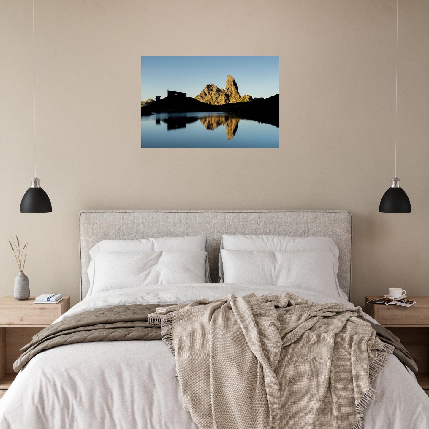 Tableau photo du Lever de soleil au lac de Presset et à la Pierra Menta sur aluminium Dibond mat, présenté dans un espace de travail