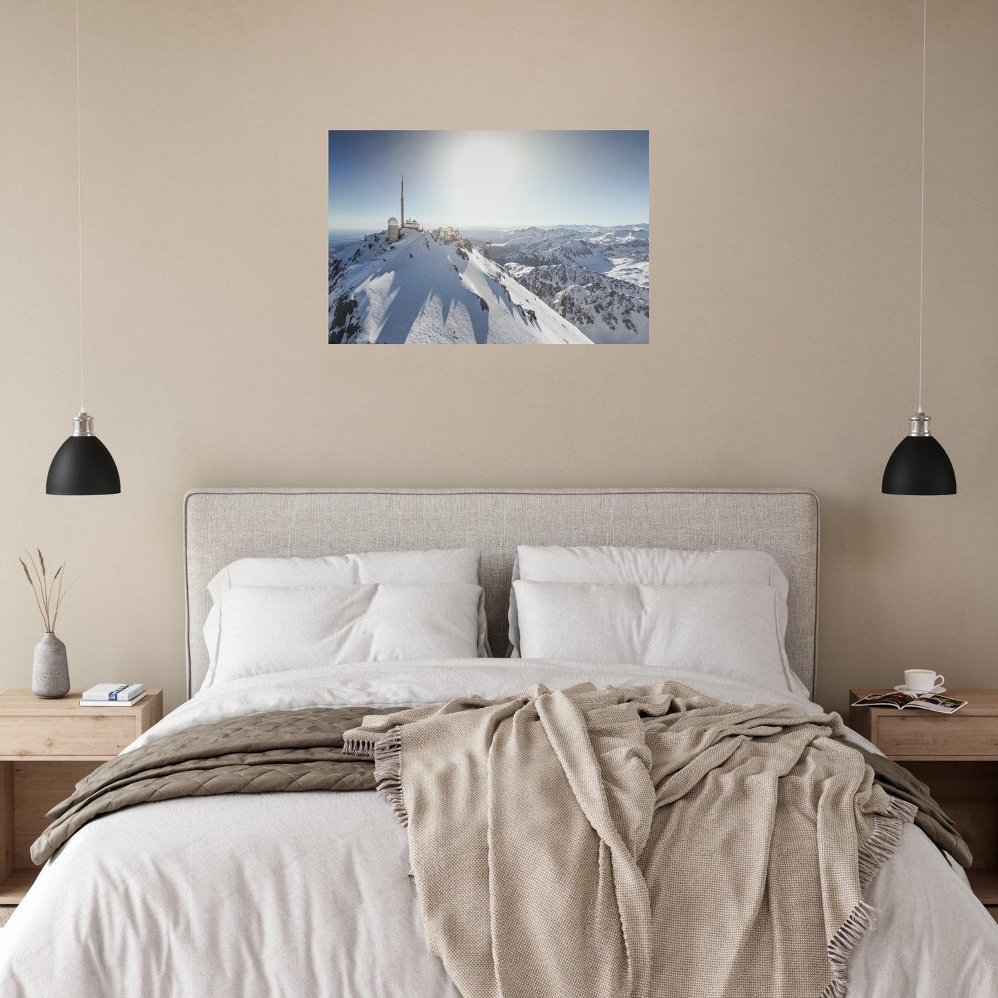 Tableau photo du Pic du Midi de Bigorre vu du ciel en hiver sur aluminium Dibond mat, présenté dans un intérieur
