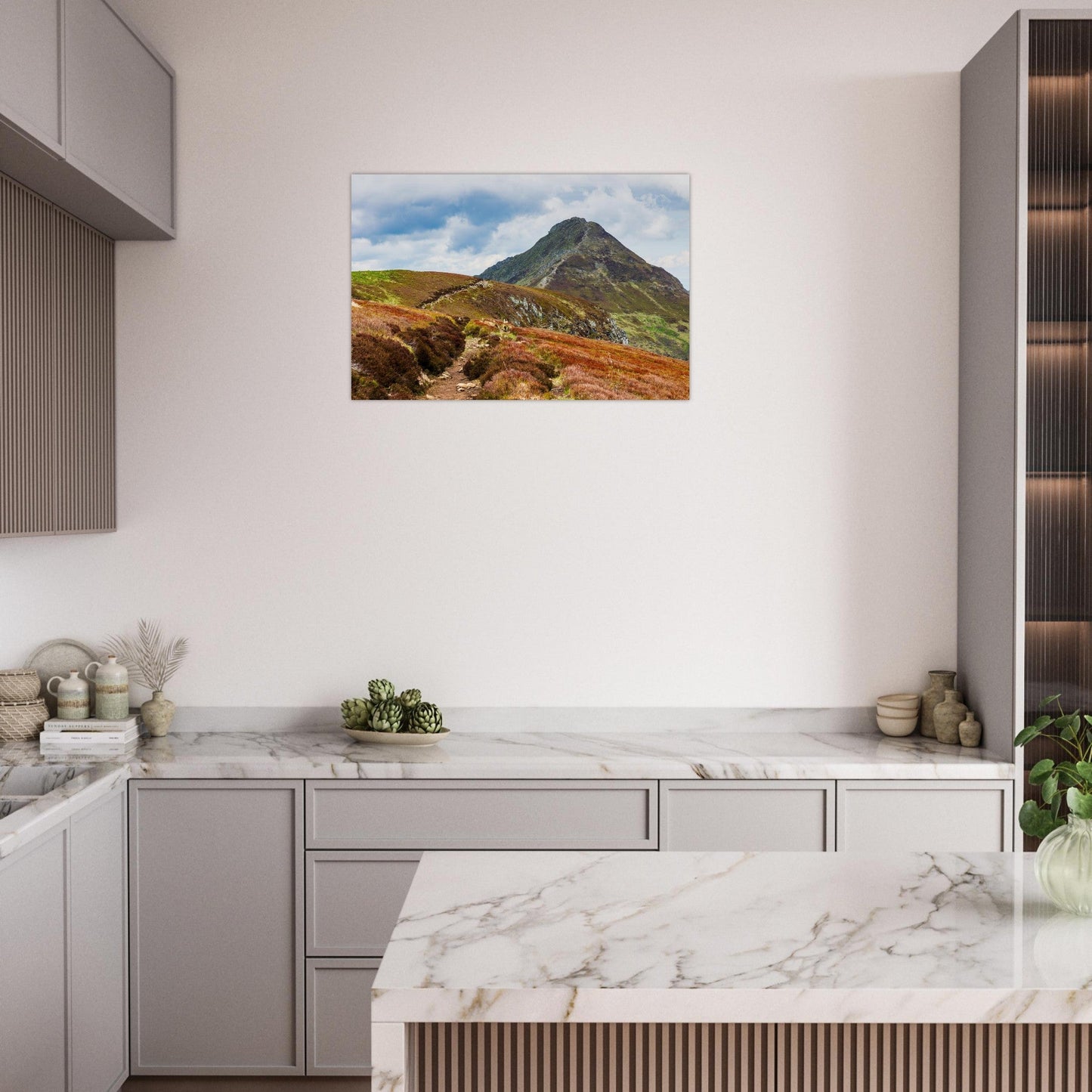Tableau photo du Puy Mary depuis la Brèche de Rolland dans le Cantal exposé dans une chambre