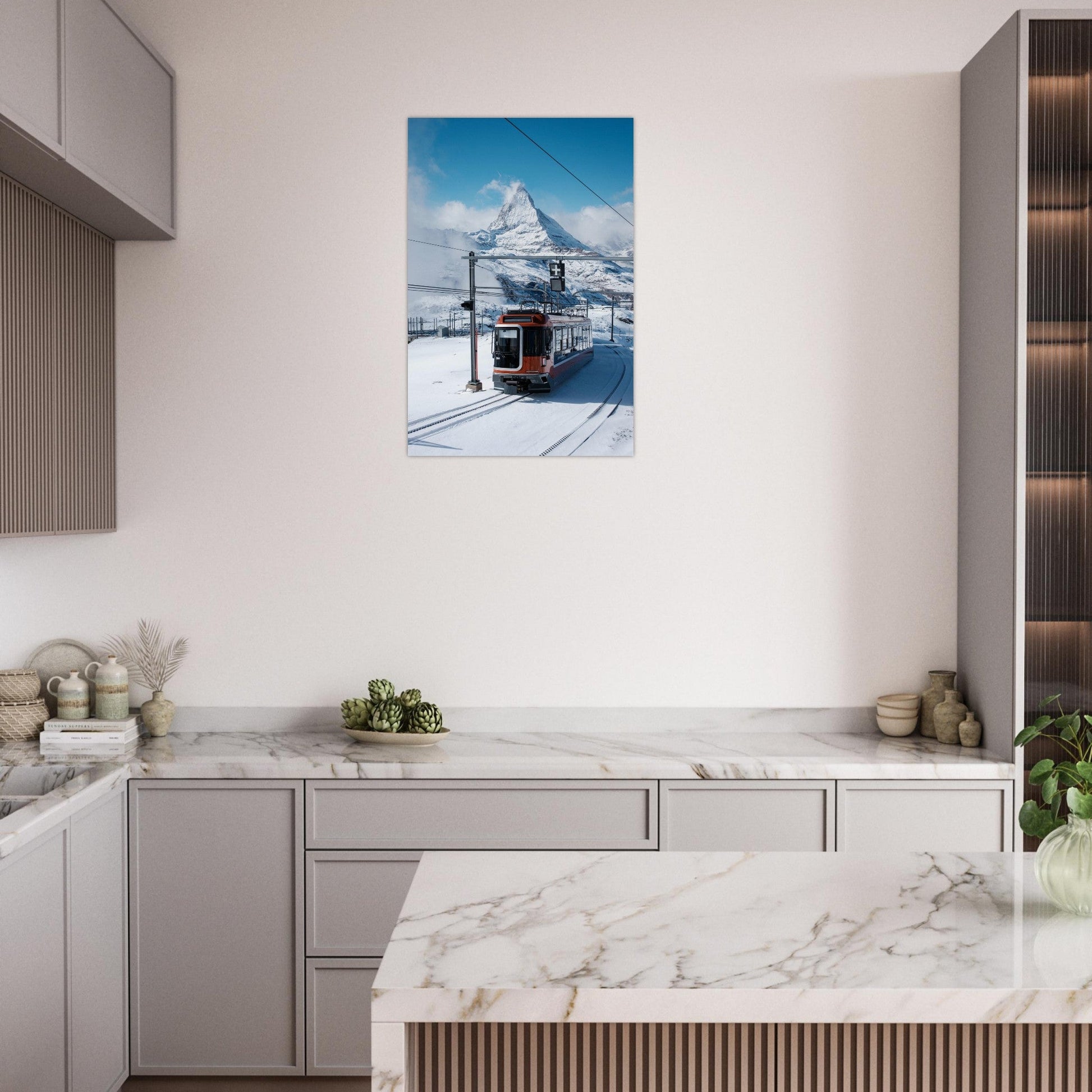 Tableau photo du Train du Gornergrat face au Cervin en hiver sur aluminium Dibond mat, présenté dans un espace de vie