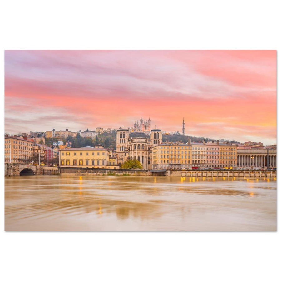 Photo du Vieux Lyon au coucher du soleil – Saint-Jean et la Saône — tableau photo paysage de montagne en Alu Dibond, fabrication française