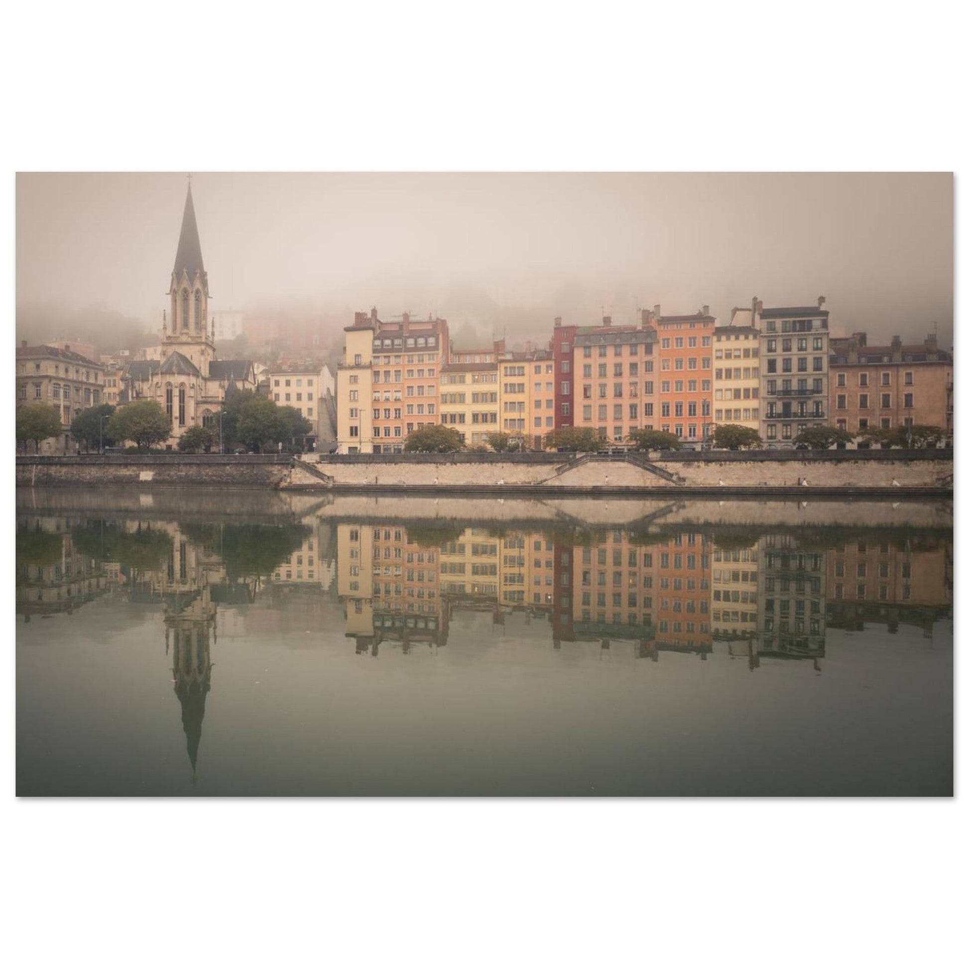 Tableau photo du Vieux Lyon et de Saint-Georges dans la brume sur aluminium Dibond mat, format 30 × 45 cm