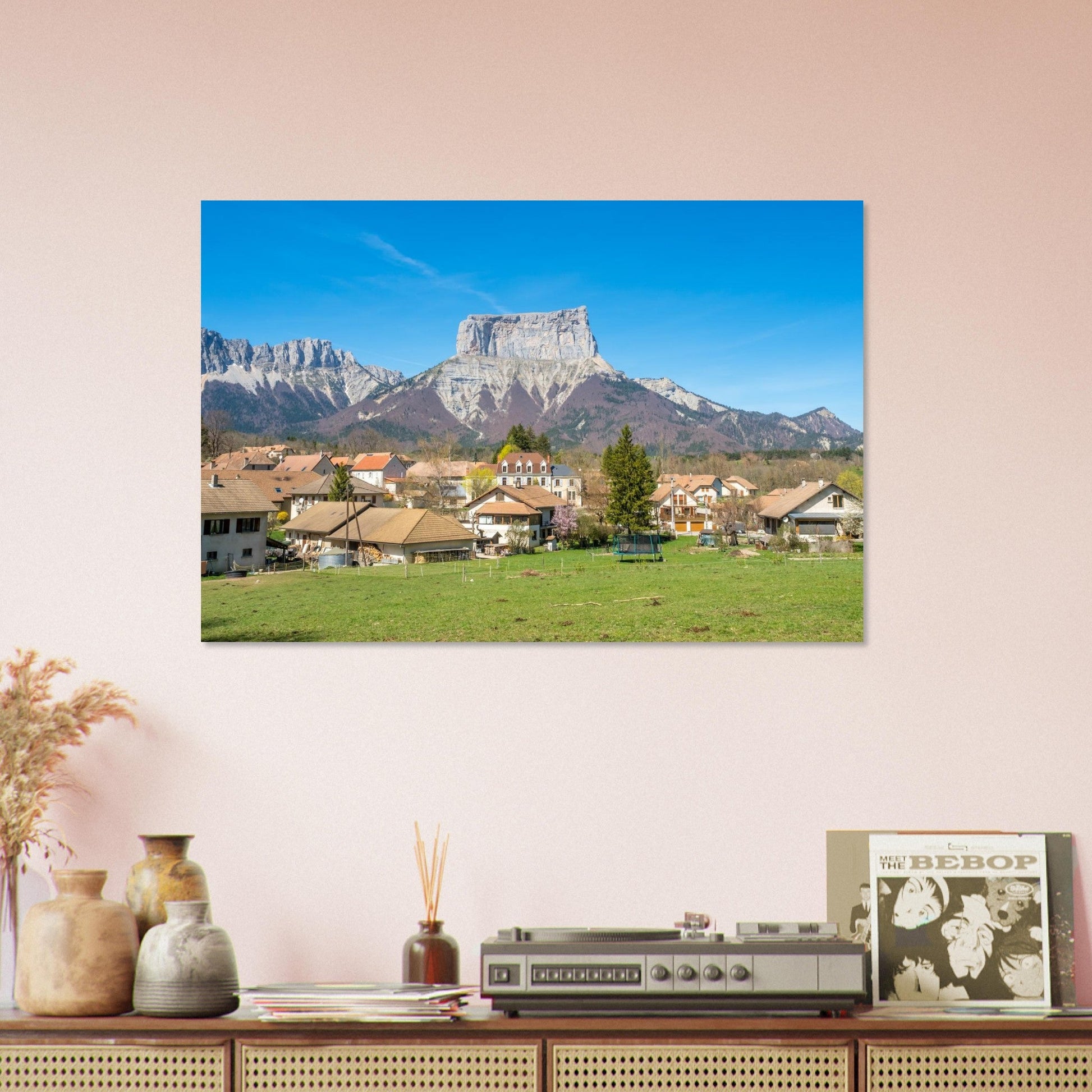 Photo du village de Chichilianne au pied du mont Aiguille — tableau photo paysage de montagne en Alu Dibond
