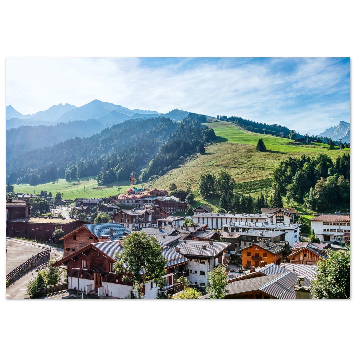 Photo du village de La Clusaz dans les Aravis — tableau photo paysage de montagne en Alu Dibond, fabrication française