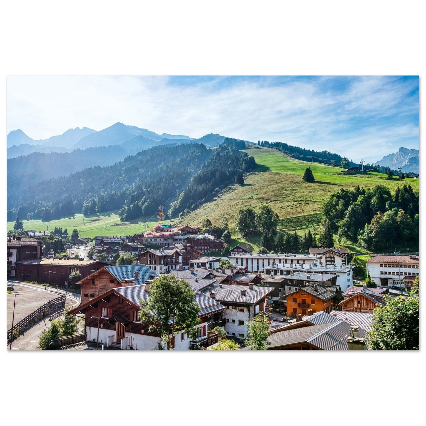 Photo du village de La Clusaz dans les Aravis — tableau photo paysage de montagne en Alu Dibond, fabrication française