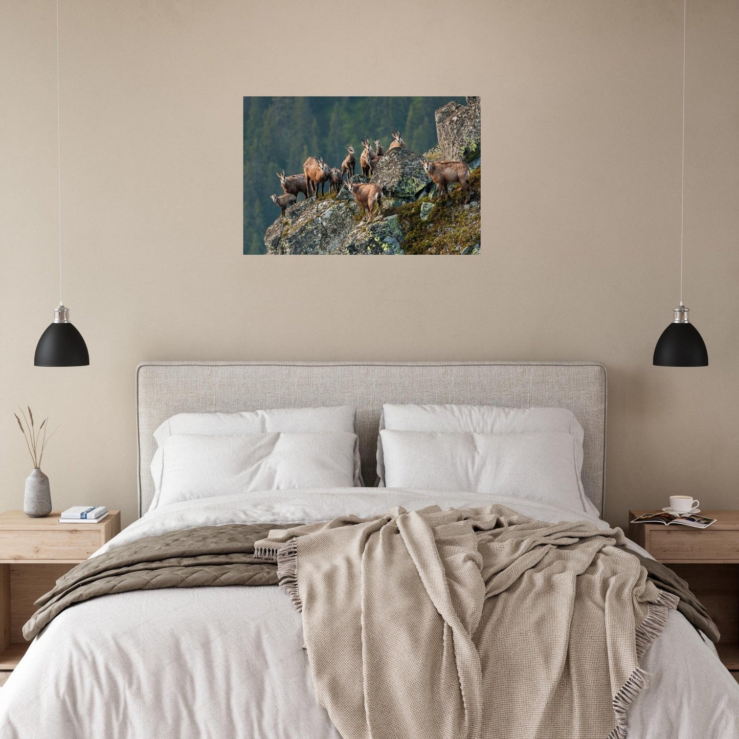 Tableau photo d'un Troupeau de chamois dans les Alpes vaudoises sur aluminium Dibond mat, présenté dans un espace de travail
