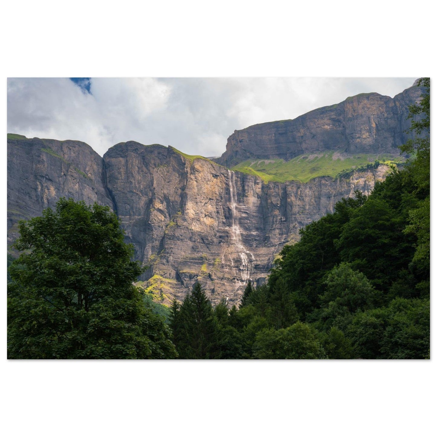 Photo d’une cascade du Cirque du Fer-à-Cheval — tableau photo paysage de montagne en Alu Dibond, fabrication française
