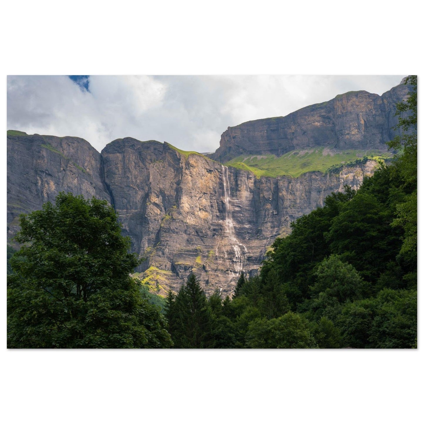 Photo d’une cascade du Cirque du Fer-à-Cheval — tableau photo paysage de montagne en Alu Dibond, fabrication française