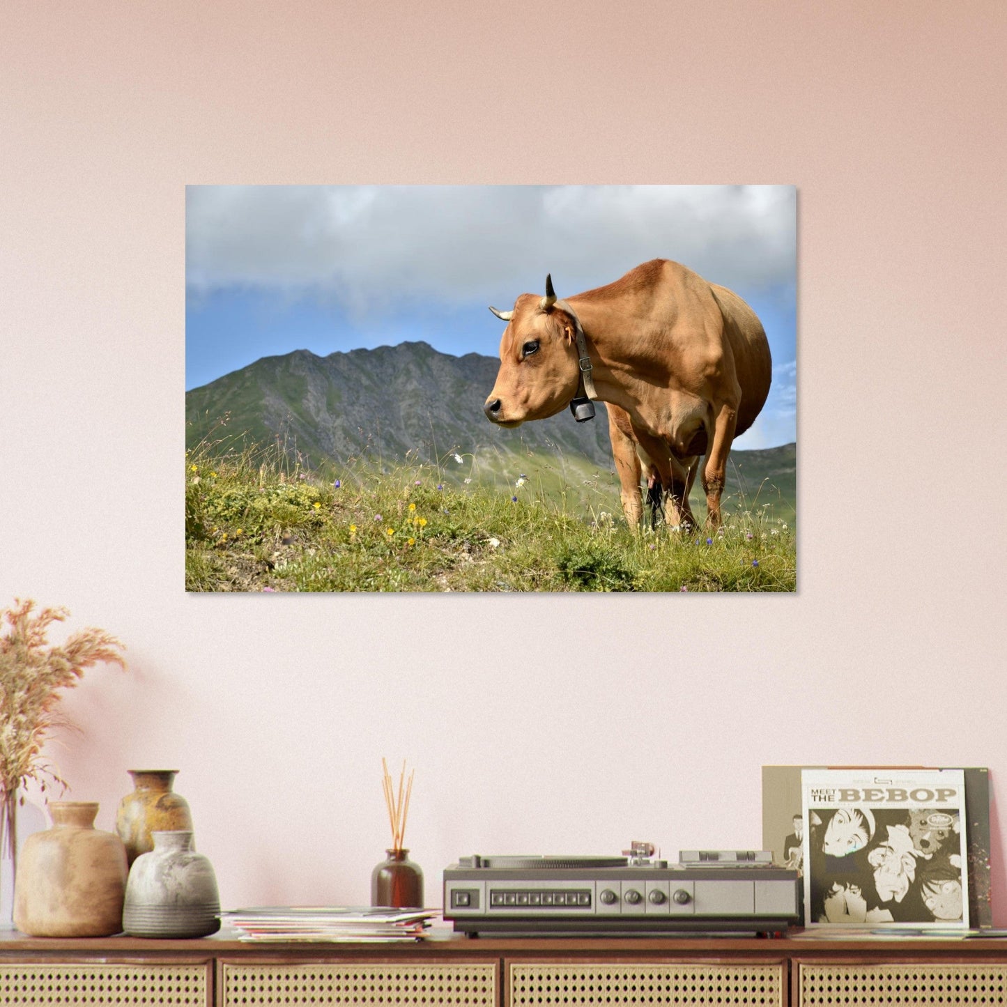 Photo d’une vache d’alpage dans les Alpes — tableau photo paysage de montagne en Alu Dibond, fabrication française