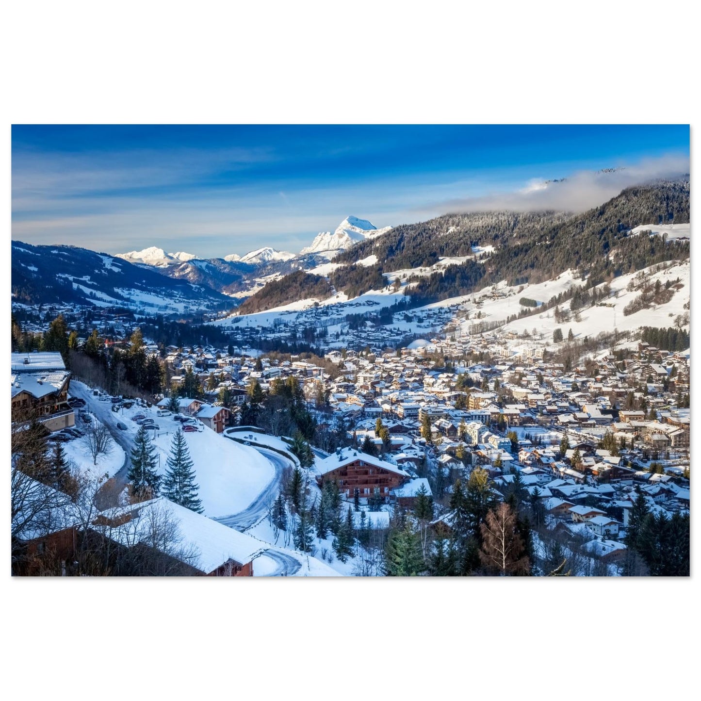 Tableau photo panoramique de Megève sous la neige décliné en 50 × 75 cm avec finition aluminium