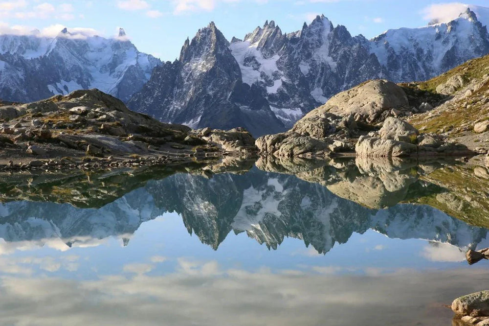 Lacs des Chéserys face au massif du Mont-Blanc et aux aiguilles de Chamonix