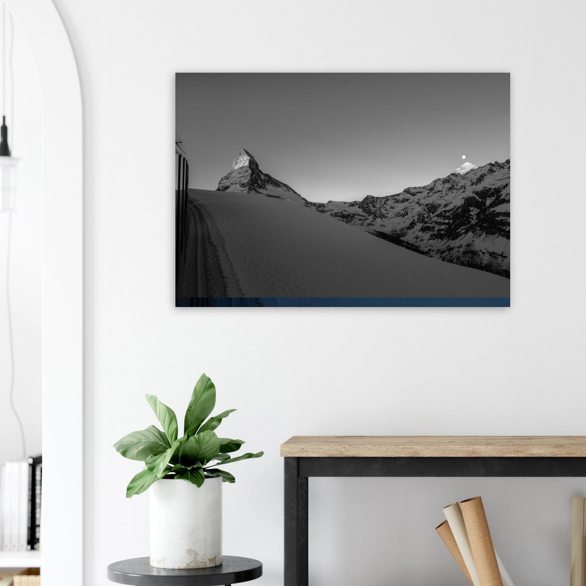 Tableau photo Photo du reflet du Cervin dans le train Gornergrat à Zermatt - Noir & Blanc — tirage aluminium Dibond mat, fabrication française, prêt à accrocher