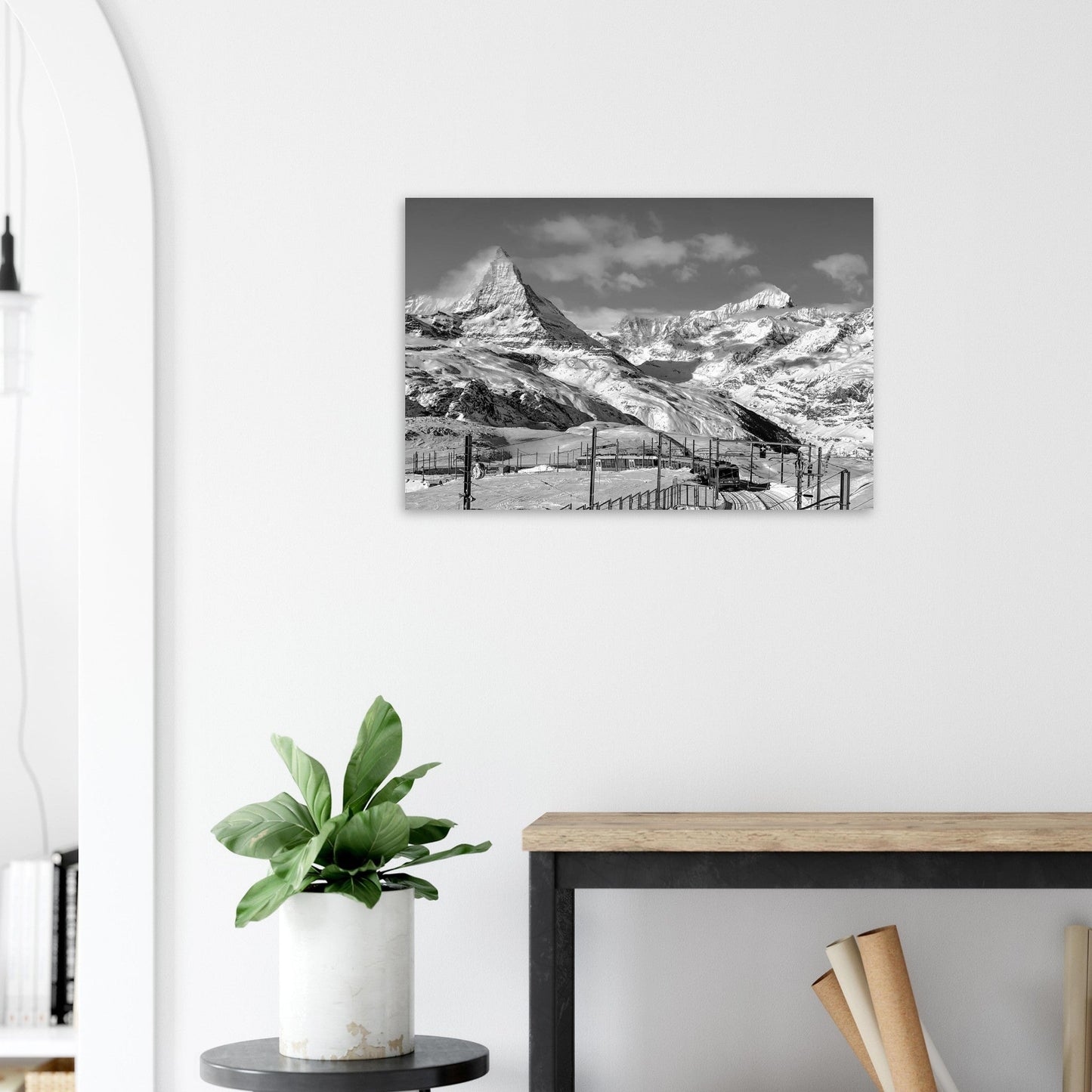 Tableau photo Photo du train de Zermatt, Alpes Suisse 1 - Noir & Blanc — tirage aluminium Dibond mat, fabrication française, prêt à accrocher