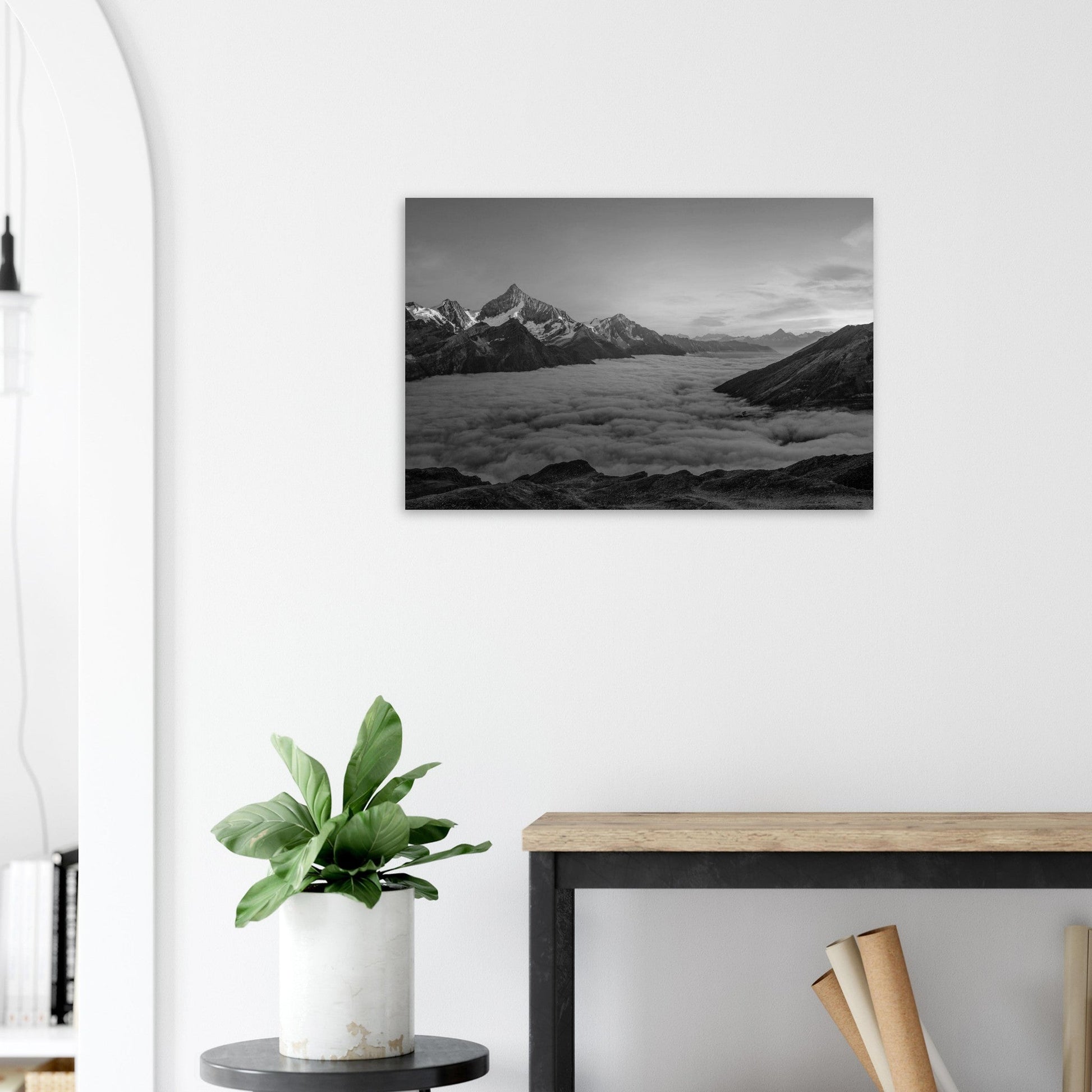 Tableau photo Photo d'un coucher de soleil et mer de nuage, Weisshorn, Randa, Suisse - Noir & Blanc — tirage aluminium Dibond mat, fabrication française, prêt à accrocher