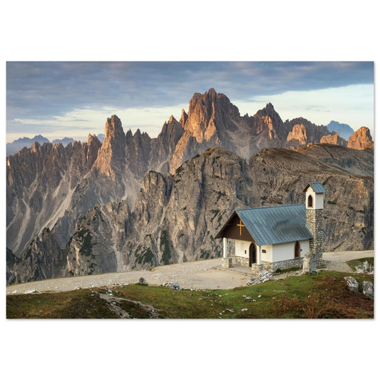 Tableau photo Photo de la Chapelle des Alpins & Cadini — Dolomites — tirage aluminium Dibond mat, fabrication française, prêt à accrocher