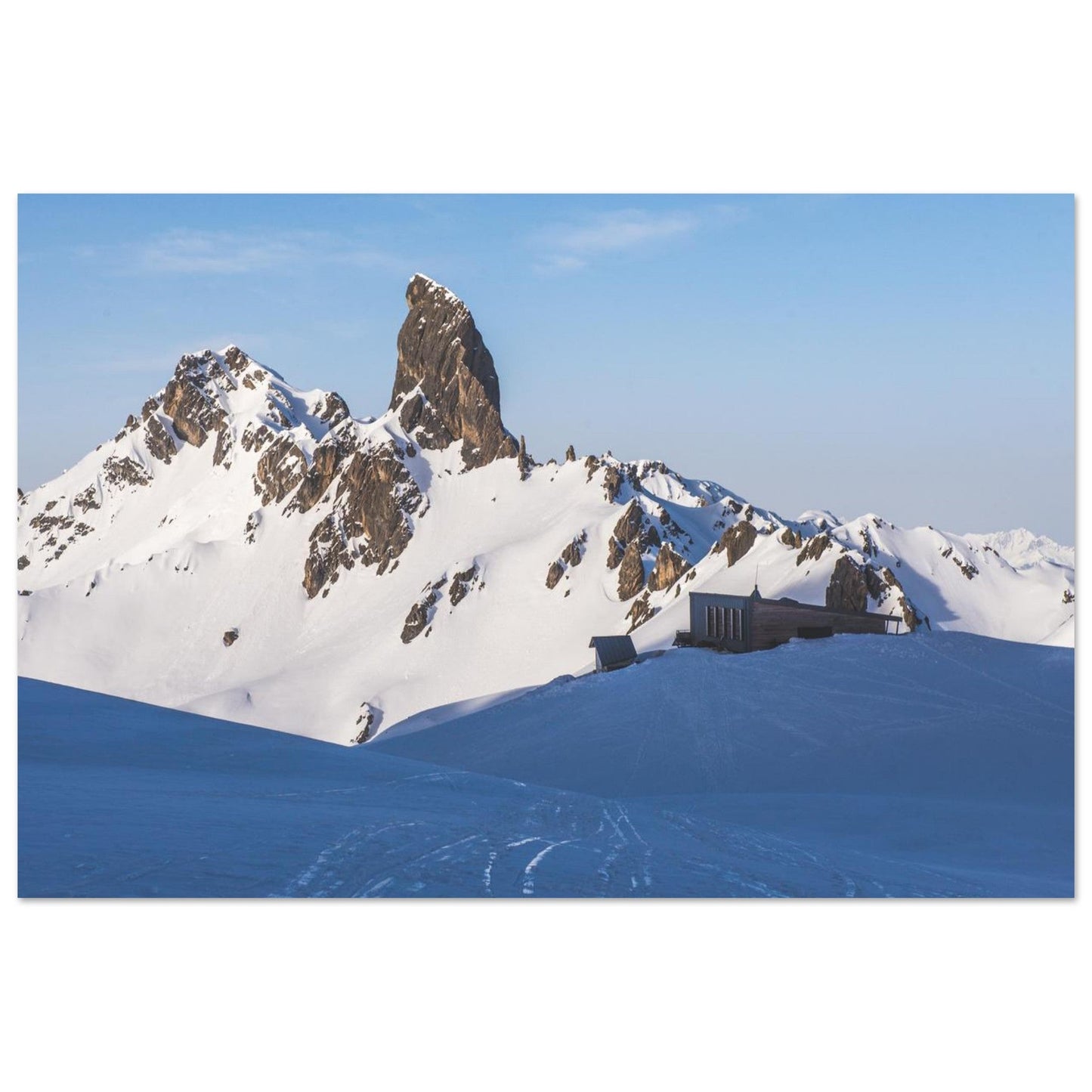 Tableau photo Photo de la Pierra Menta & refuge — Beaufortain (Savoie) — tirage aluminium Dibond mat, fabrication française, prêt à accrocher