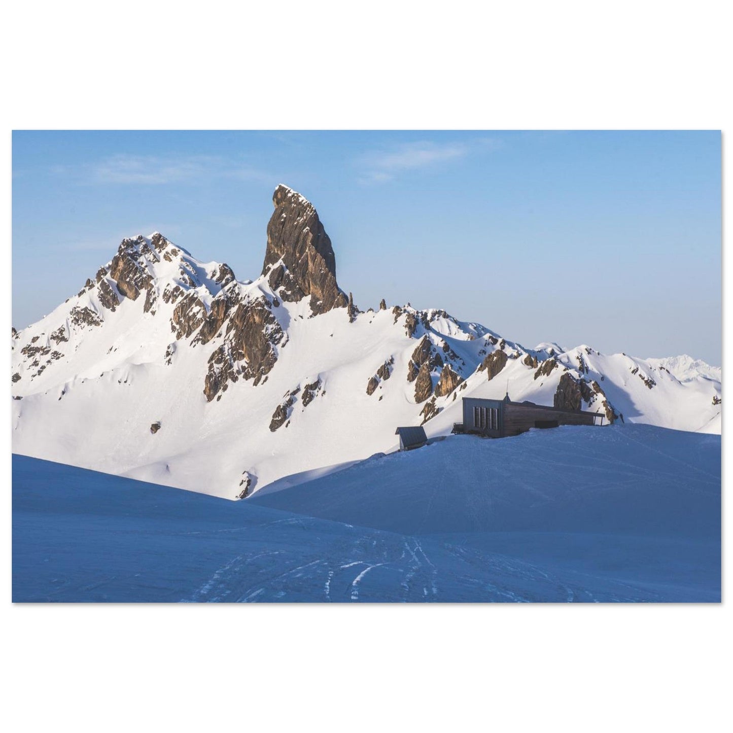 Tableau photo Photo de la Pierra Menta & refuge — Beaufortain (Savoie) — tirage aluminium Dibond mat, fabrication française, prêt à accrocher