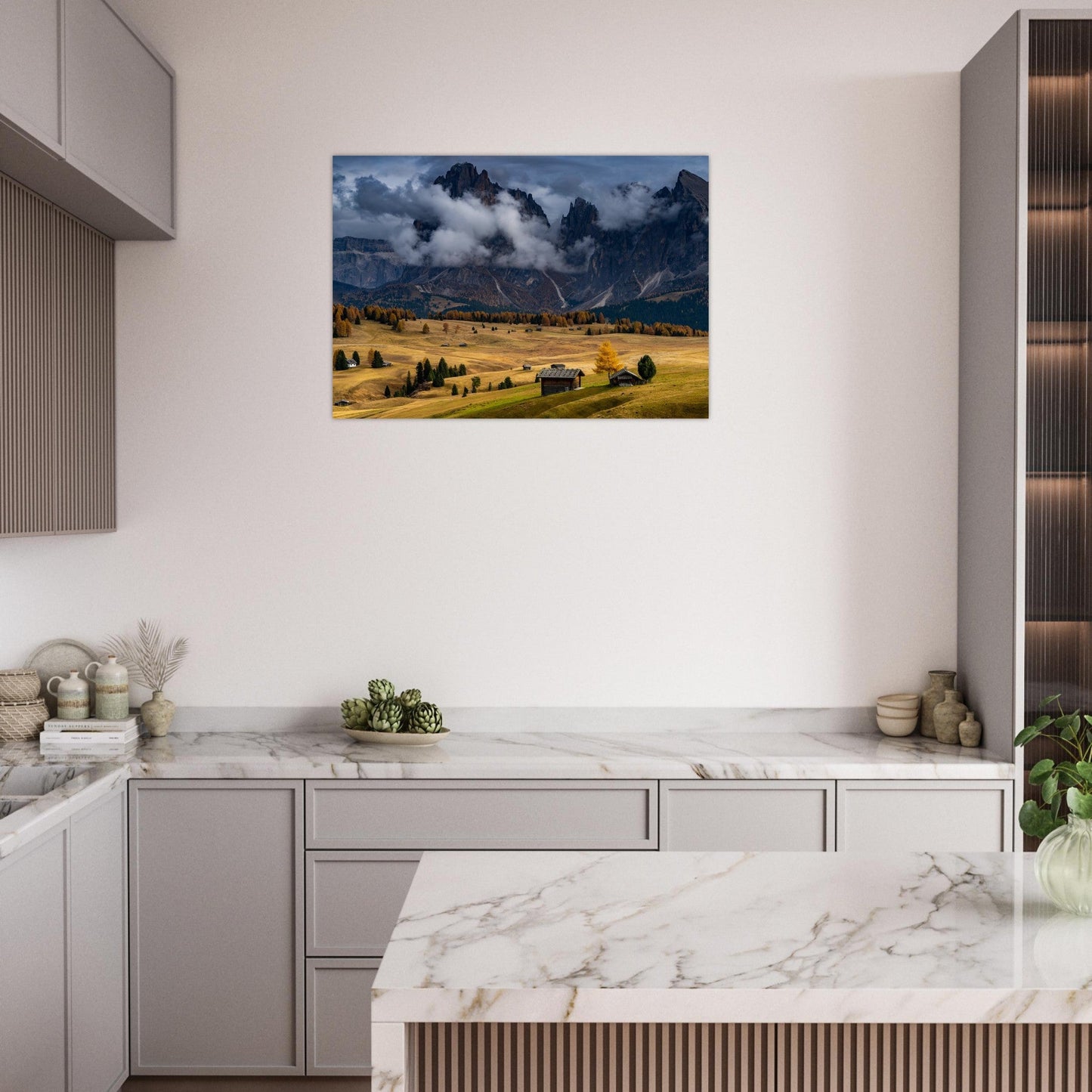 Tableau photo Photo de l'Alpe di Siusi — chalets & Sassolungo (Dolomites) — tirage aluminium Dibond mat, fabrication française, prêt à accrocher