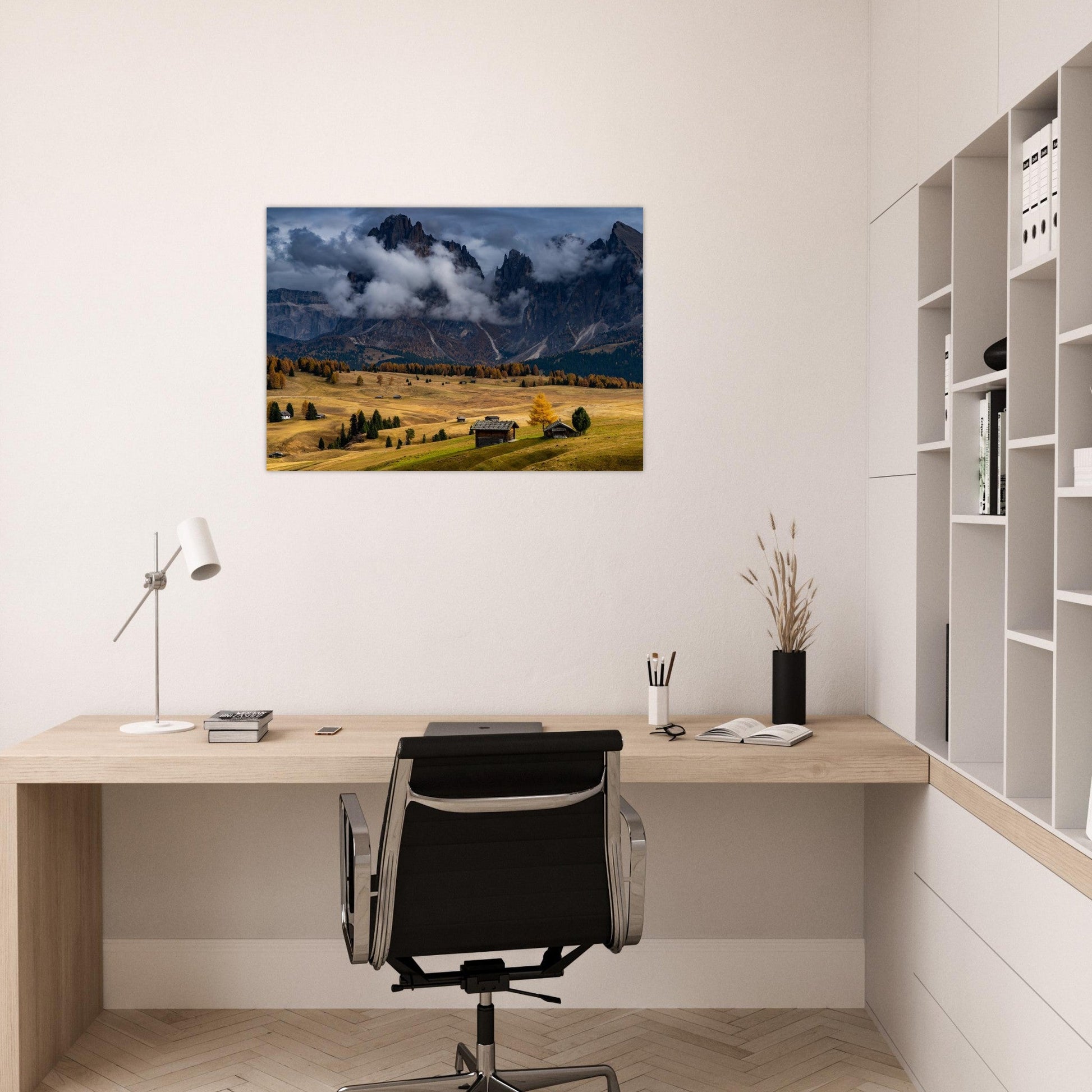 Tableau photo Photo de l'Alpe di Siusi — chalets & Sassolungo (Dolomites) — tirage aluminium Dibond mat, fabrication française, prêt à accrocher