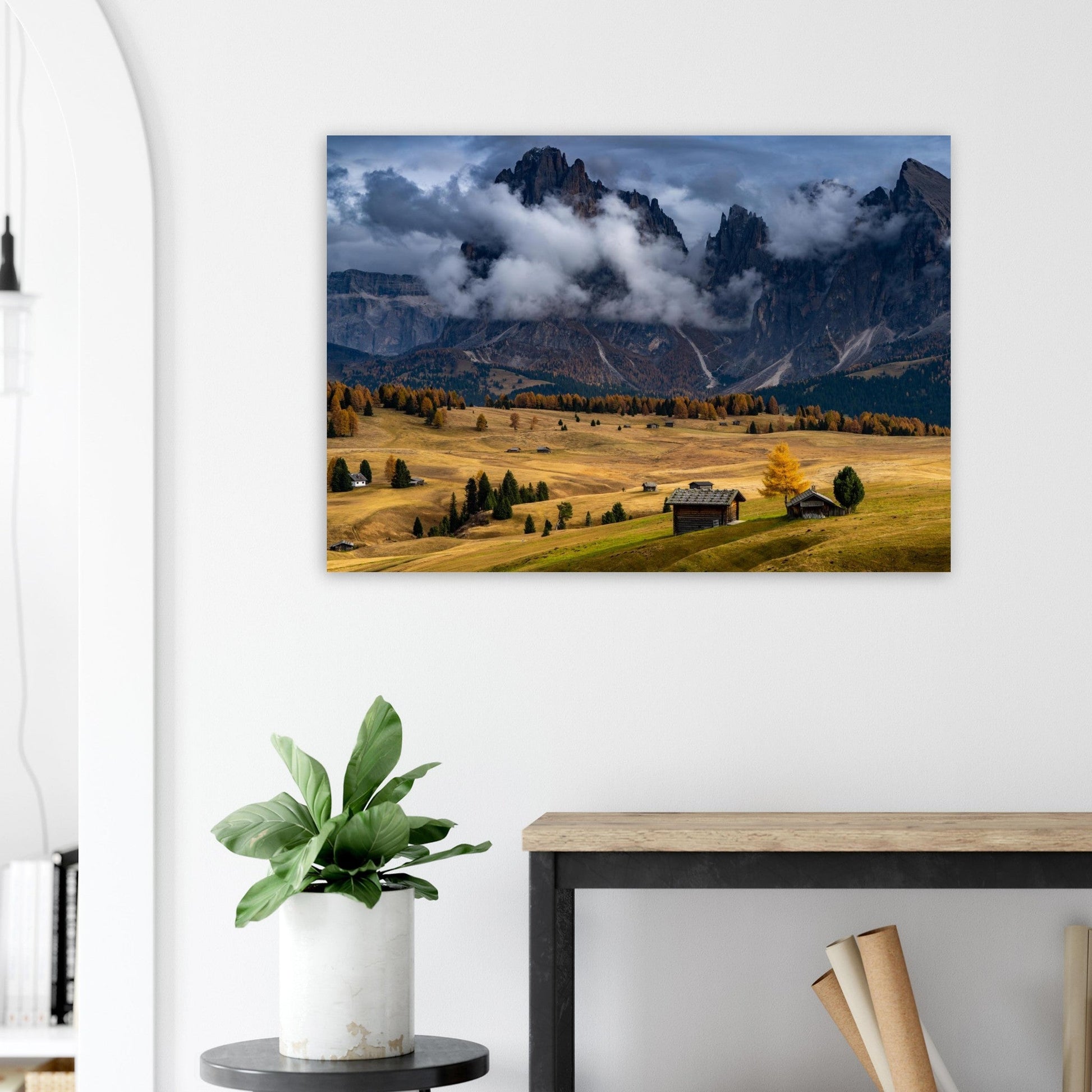 Tableau photo Photo de l'Alpe di Siusi — chalets & Sassolungo (Dolomites) — tirage aluminium Dibond mat, fabrication française, prêt à accrocher