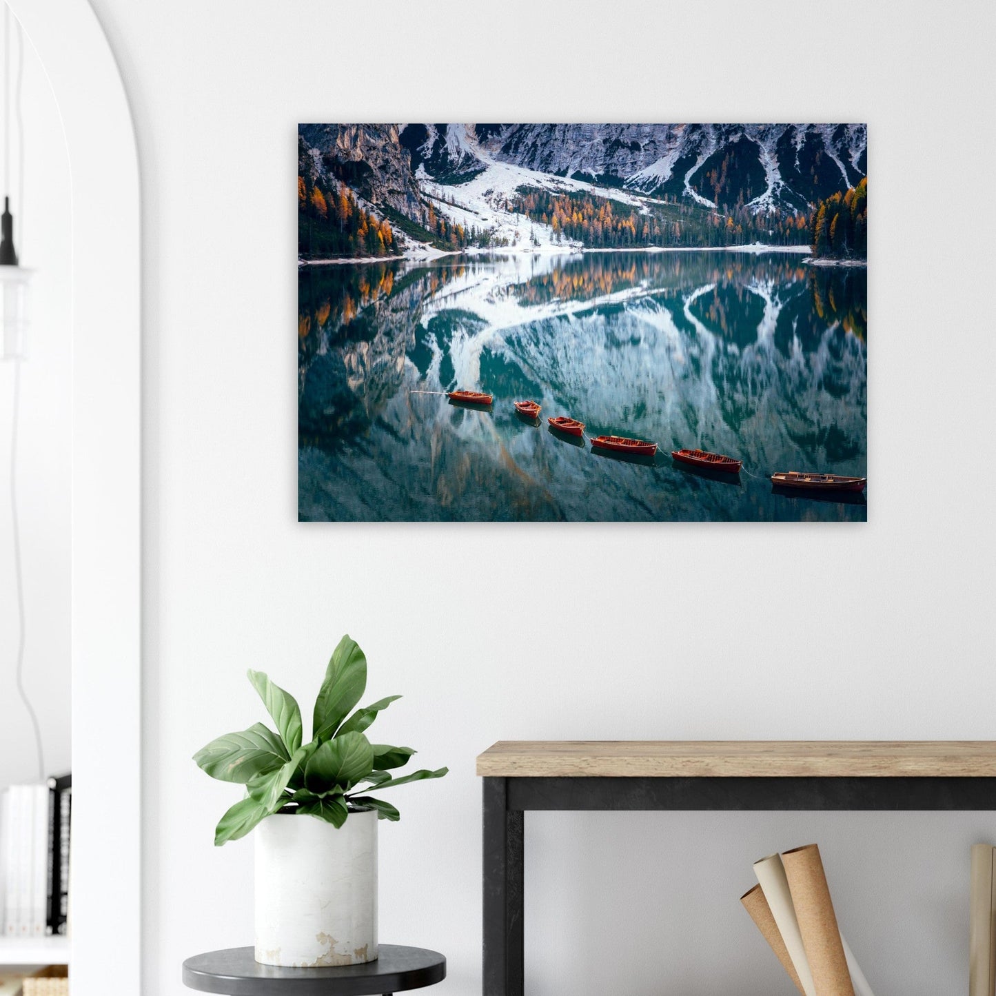 Tableau photo Photo du Lago di Braies — barques & reflets (Dolomites) — tirage aluminium Dibond mat, fabrication française, prêt à accrocher