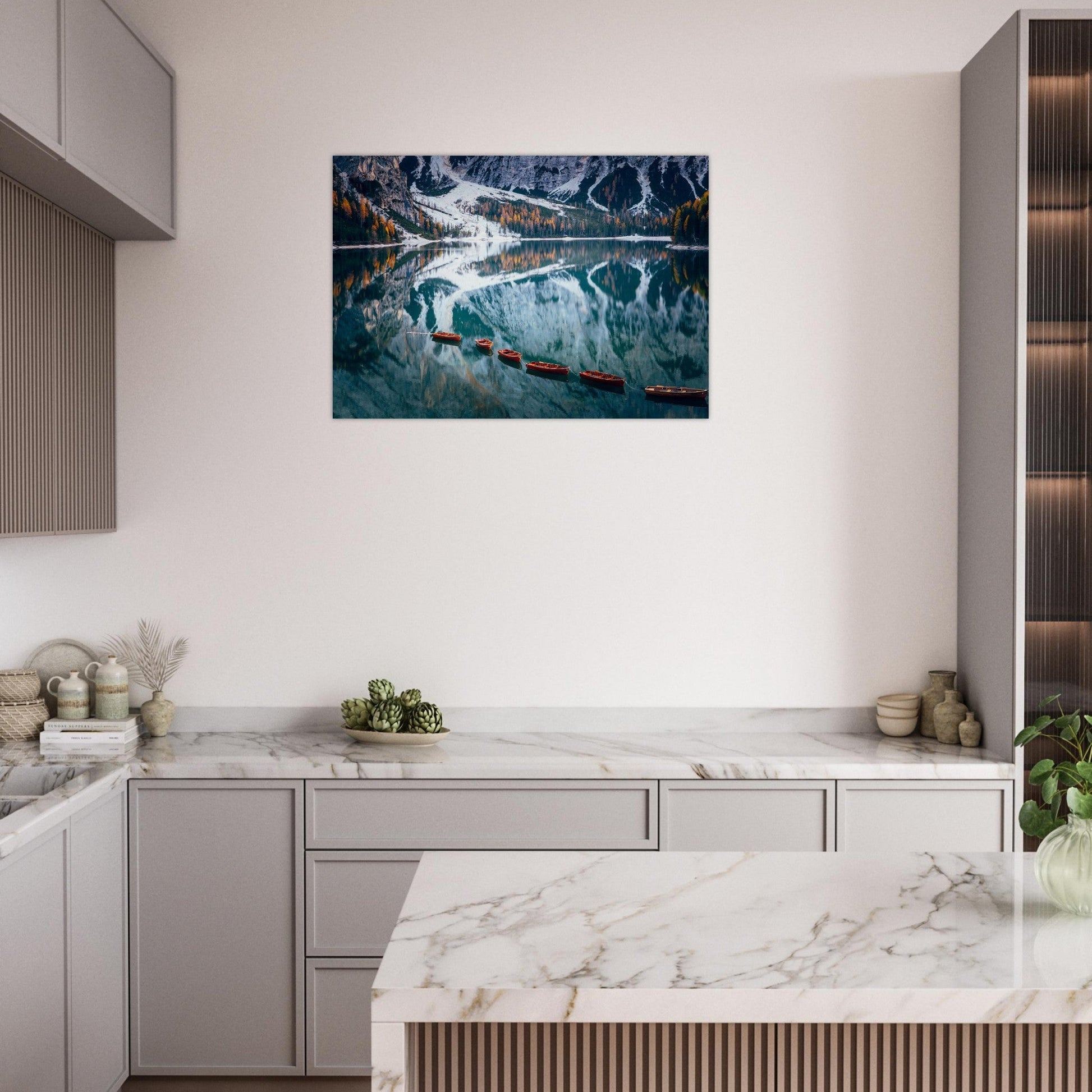 Tableau photo Photo du Lago di Braies — barques & reflets (Dolomites) — tirage aluminium Dibond mat, fabrication française, prêt à accrocher