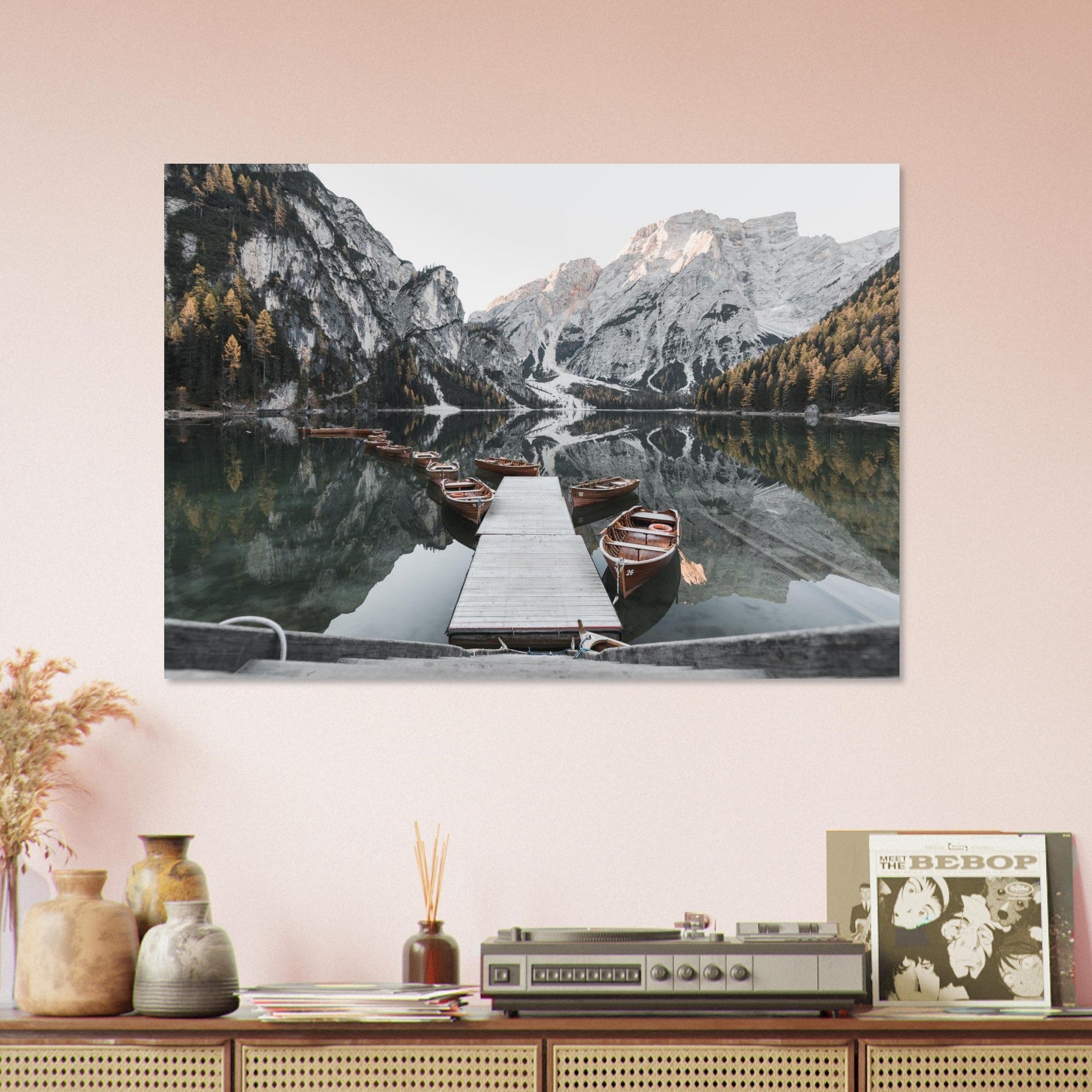 Tableau photo Photo du Lago di Braies — ponton & barques (Dolomites) — tirage aluminium Dibond mat, fabrication française, prêt à accrocher