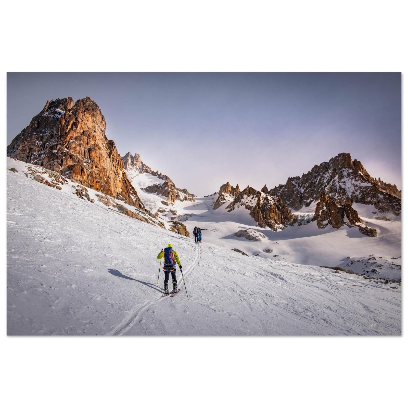 Tableau photo de skieurs en ski d’alpinisme sur le glacier de Talèfre sous l’Aiguille du Moine