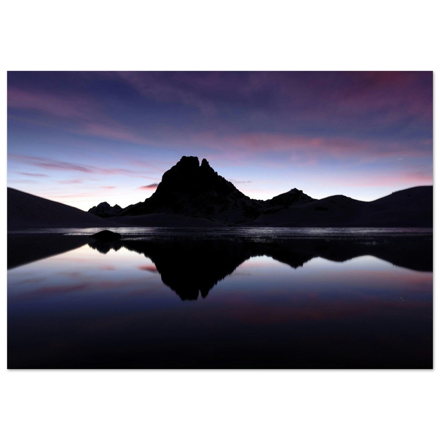 Tableau photo Photo du lac et du Pic du Midi d'Ossau, Laruns, Pyrénées 1 — tirage aluminium Dibond mat, fabrication française, prêt à accrocher