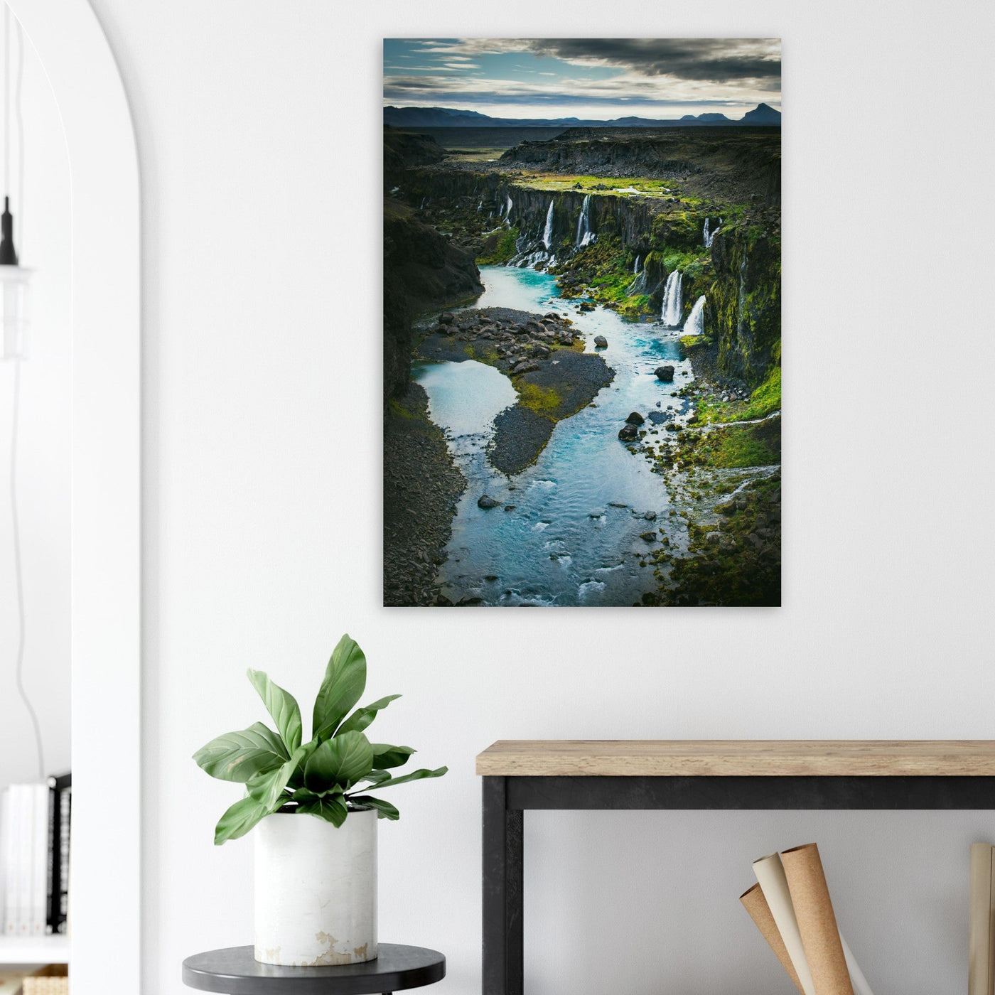 Simulation d’un tableau AluArtMountains dans un intérieur