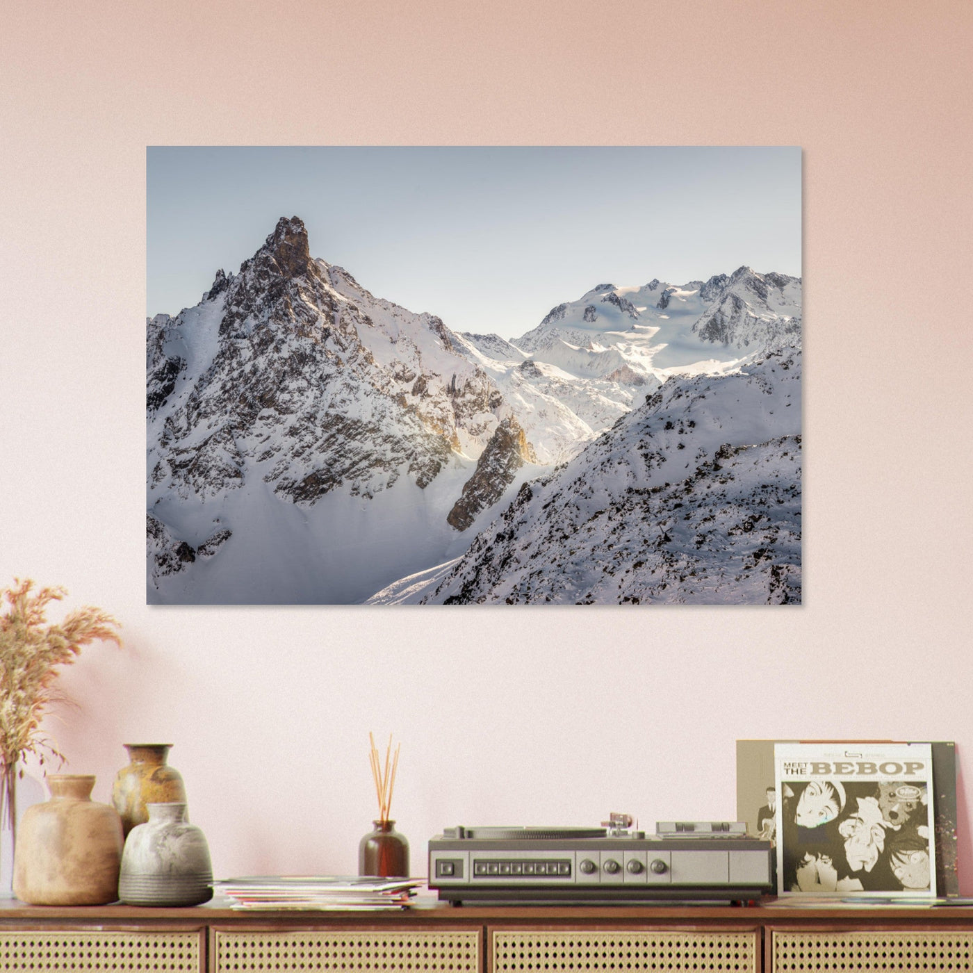 Simulation d’un tableau AluArtMountains dans un intérieur