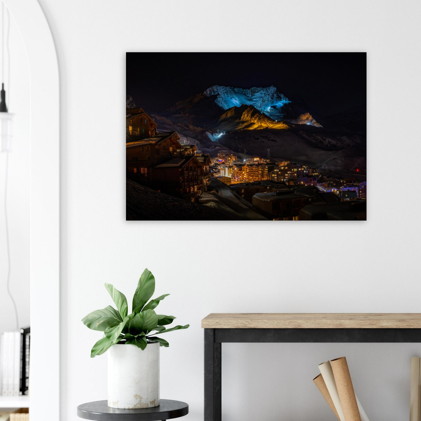 Simulation d’un tableau AluArtMountains dans un intérieur