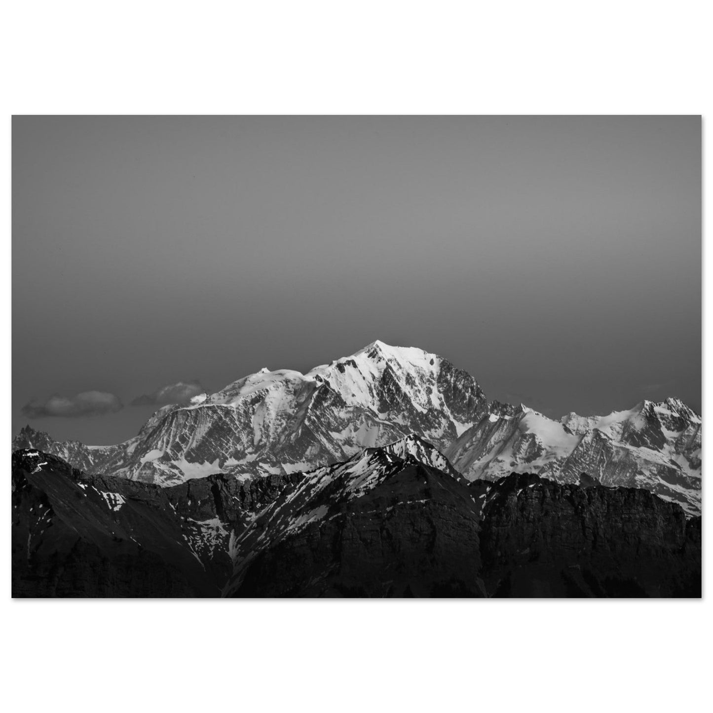 Photo des dernières lueurs sur le Mont-Blanc - Noir & Blanc - Tableau photo alu montagne