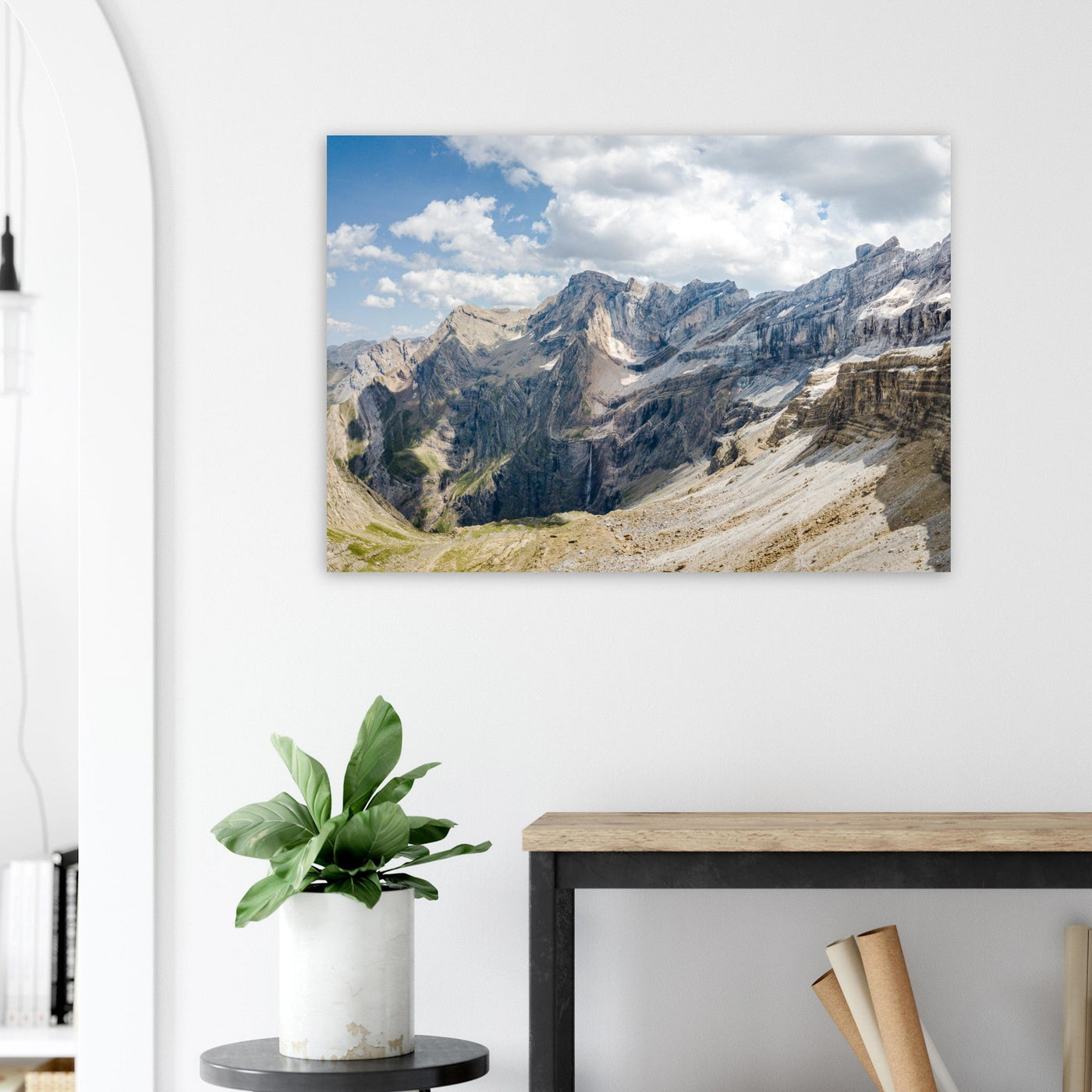 Simulation d’un tableau AluArtMountains dans un intérieur