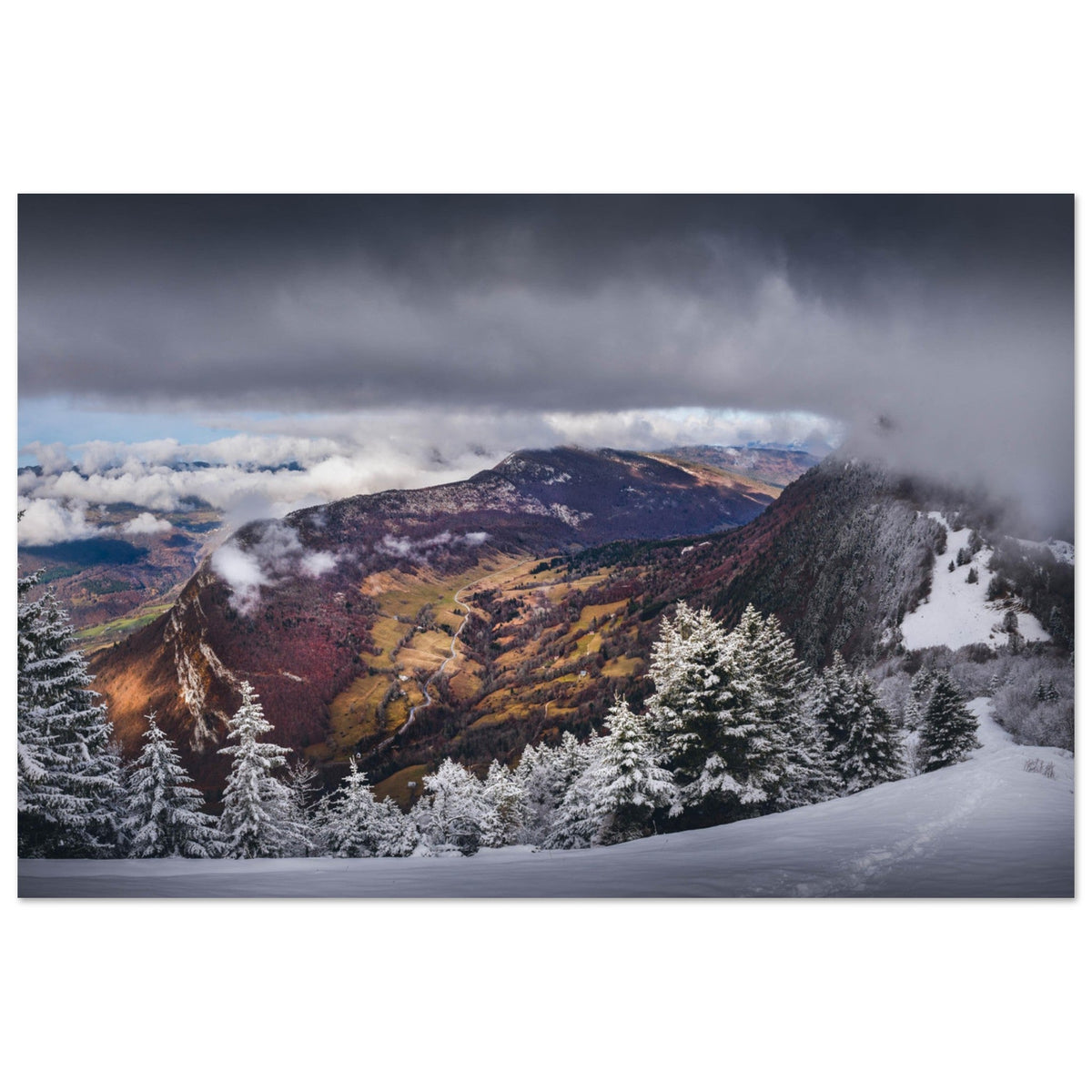 Col des Prés sous la neige, forêts et vallons du massif des Bauges