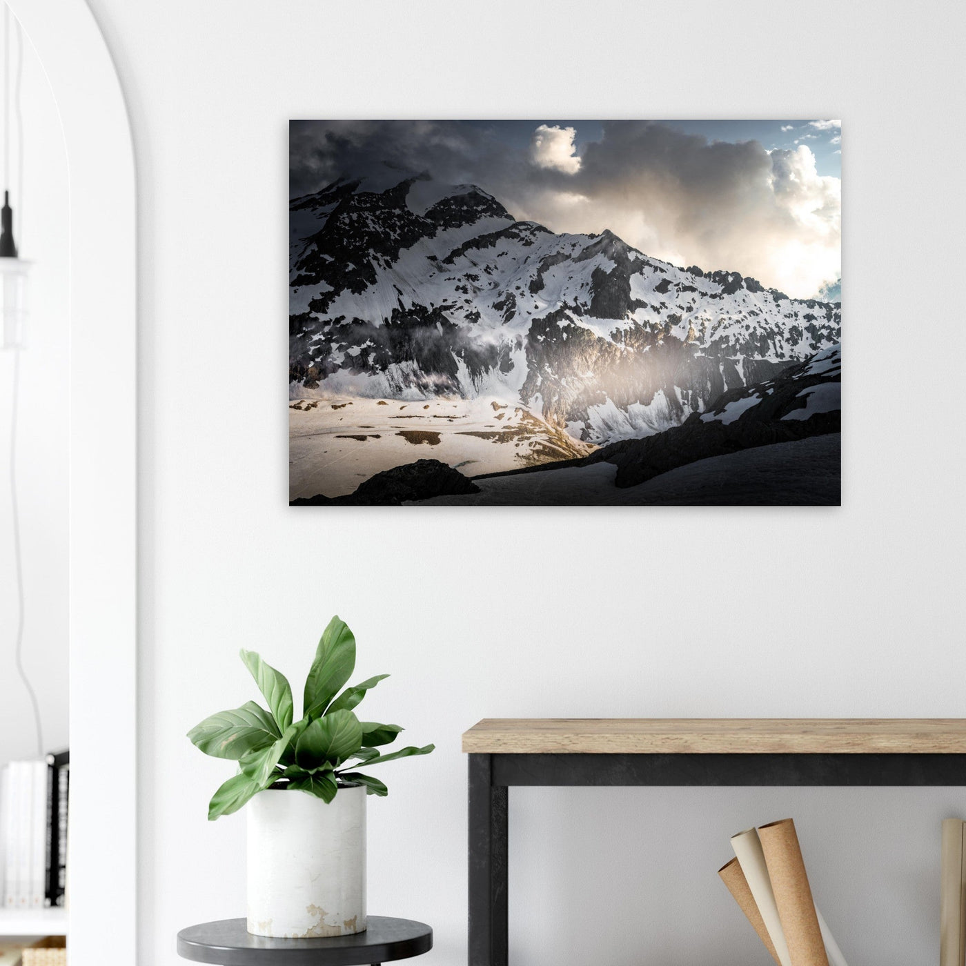 Simulation d’un tableau AluArtMountains dans un intérieur